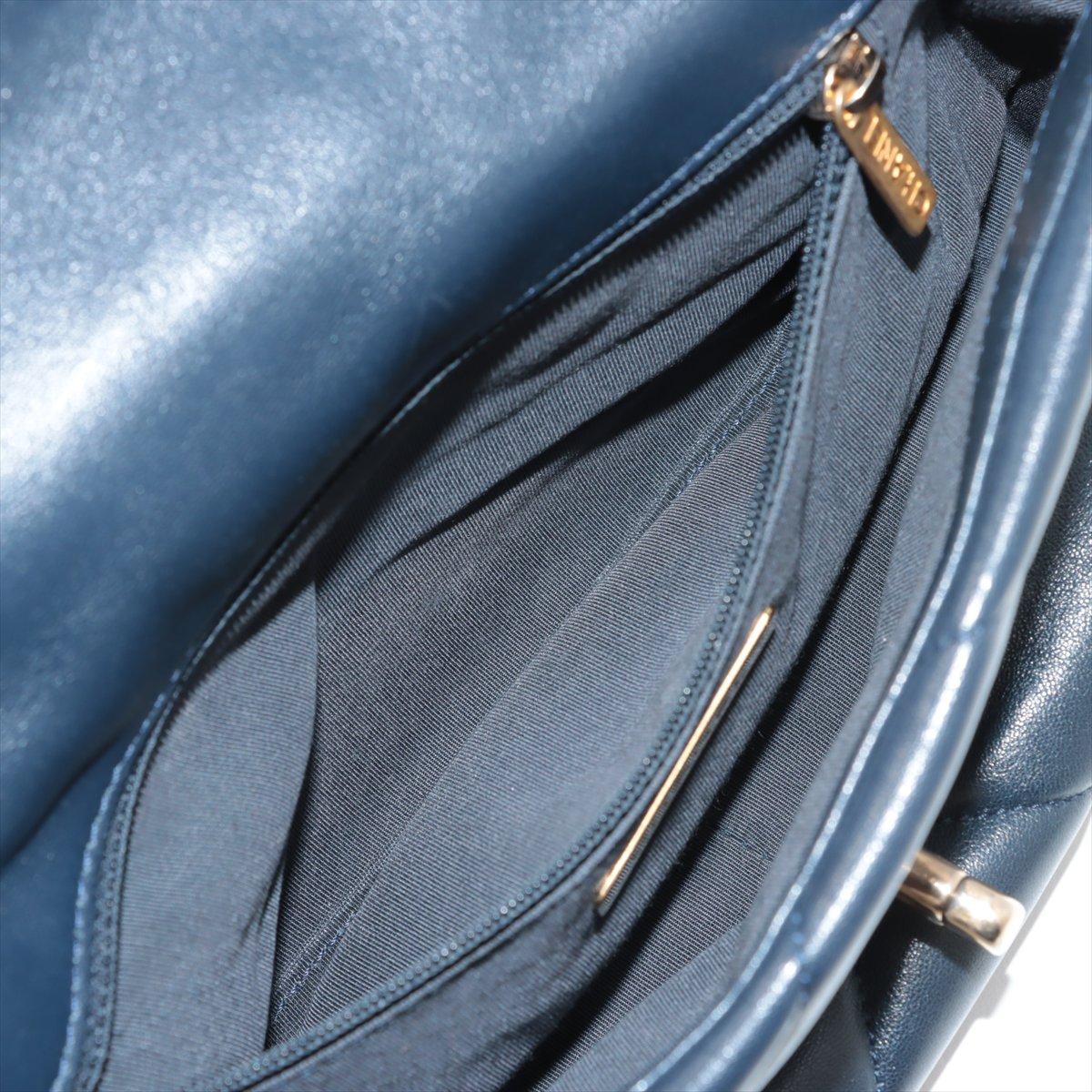 Chanel 19 Matelasse Lambskin Chain Shoulder Bag Navy Blue For Sale 4