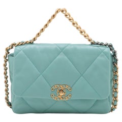 Chanel 19 Borsa a tracolla a catena in pelle di agnello Matelasse Piccola Turchese Pastello