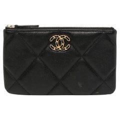 Pochette matelassée O de Chanel 19 cm 