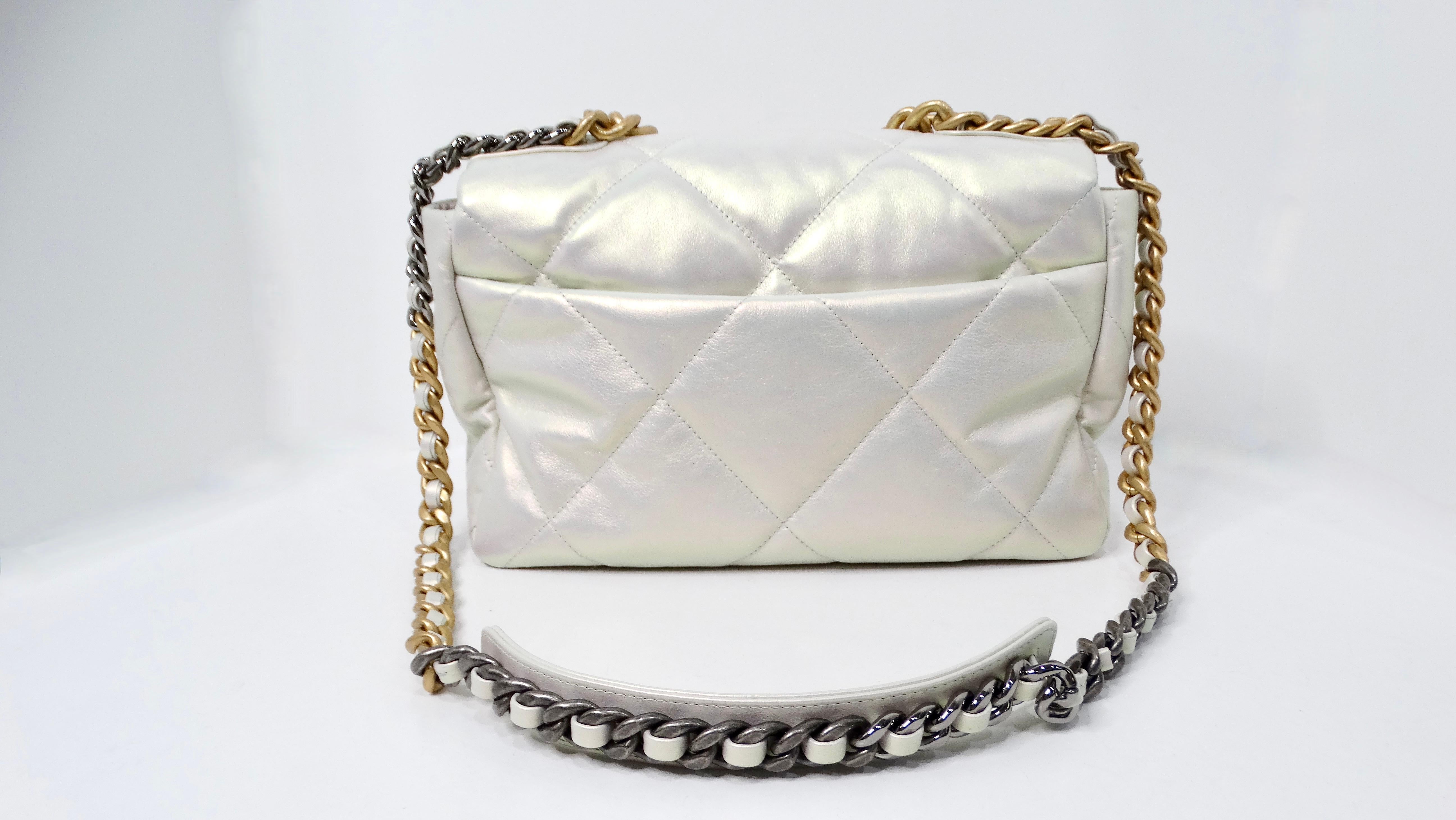 Women's Chanel 19 Pearly White Iridescent Calfskin Flap Bag For Sale