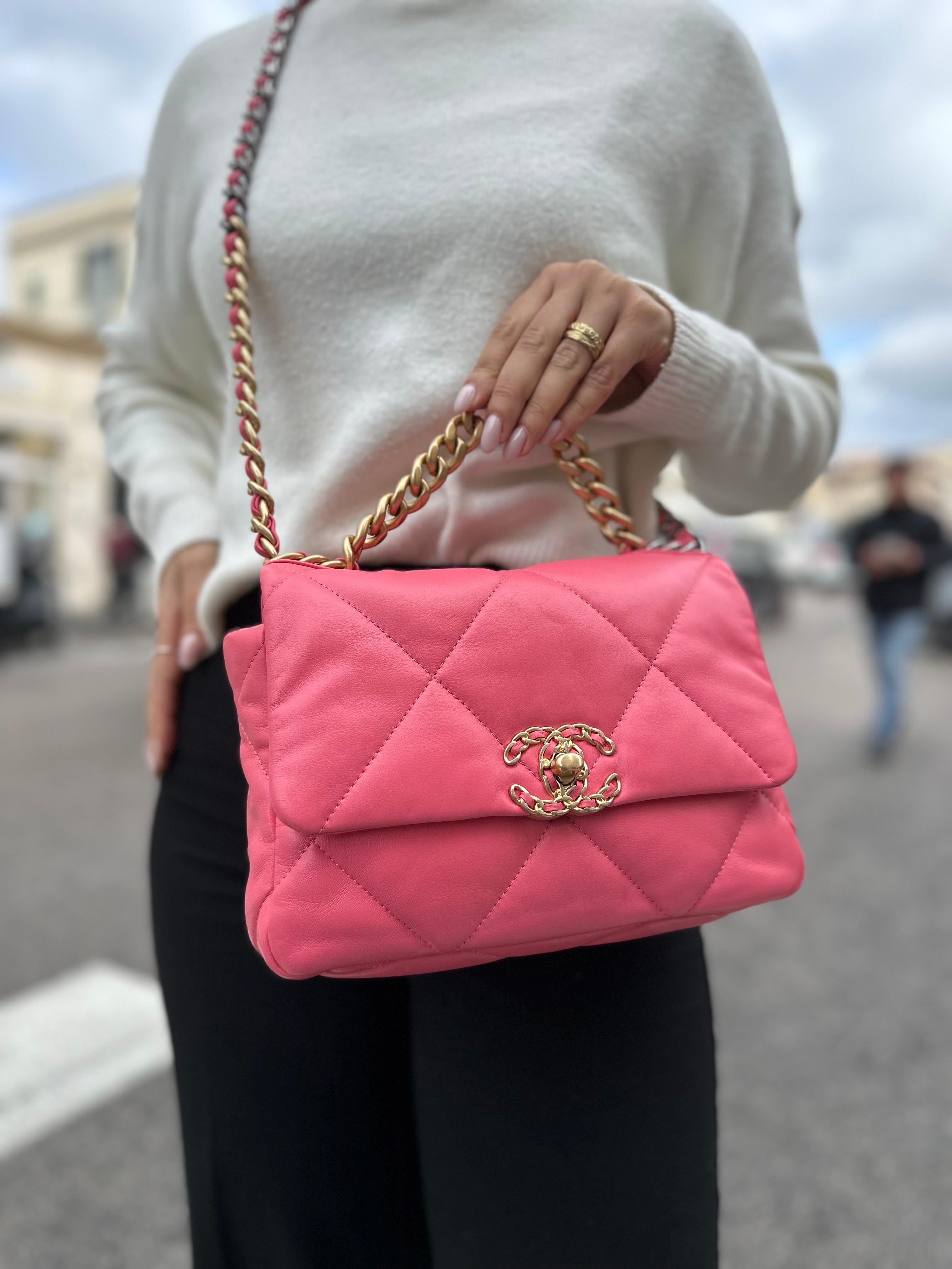 Chanel 19 Piccola Rosa Borsa a Tracolla 2020 en vente 15