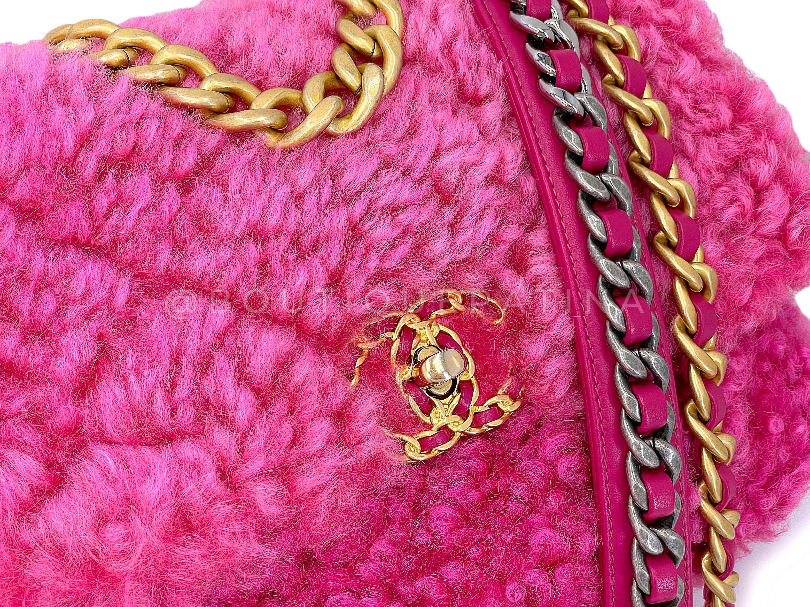Chanel 19 Rosa Shearling Pelz kleine mittlere Klappe Tasche 67786 im Angebot 4