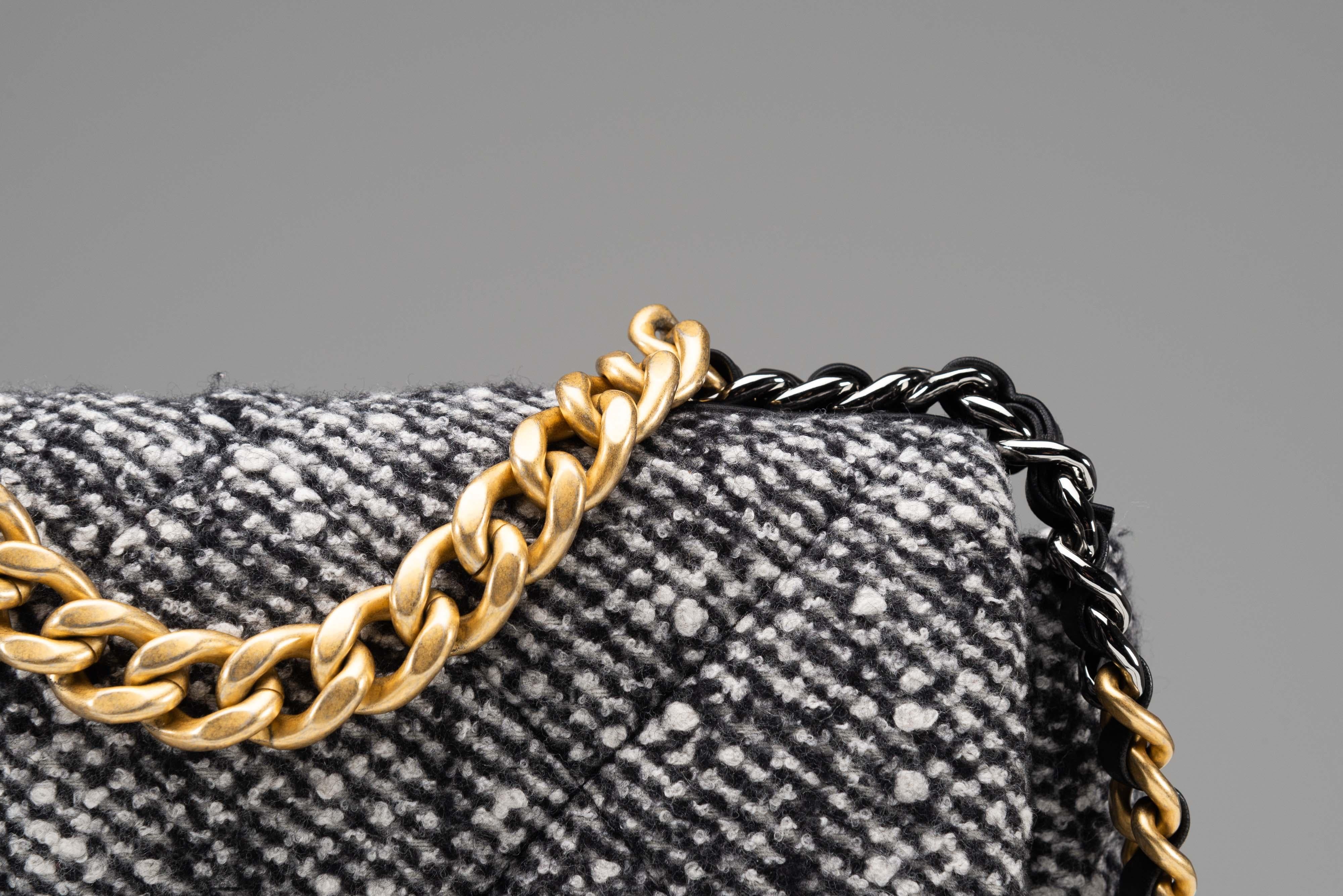 Chanel 19 Quilted Tweed Flap Bag Small/Regular Gold Hardware For Sale 4