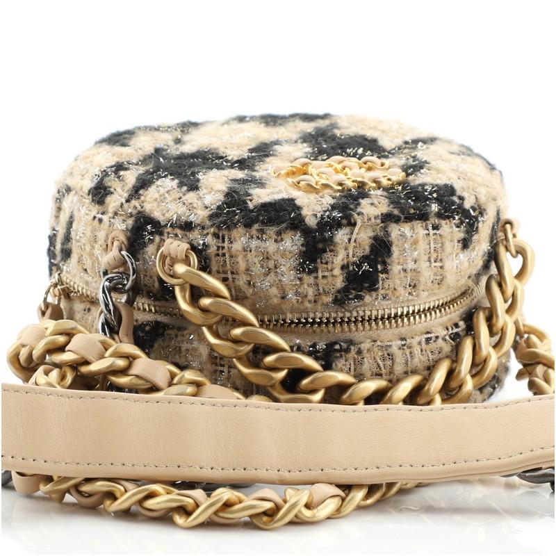 Chanel 19 Round Clutch with Chain and Coin Purse Quilted Tweed In Good Condition In NY, NY