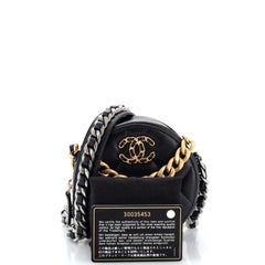 Pochette ronde Chanel 19 avec chaîne en cuir matelassé