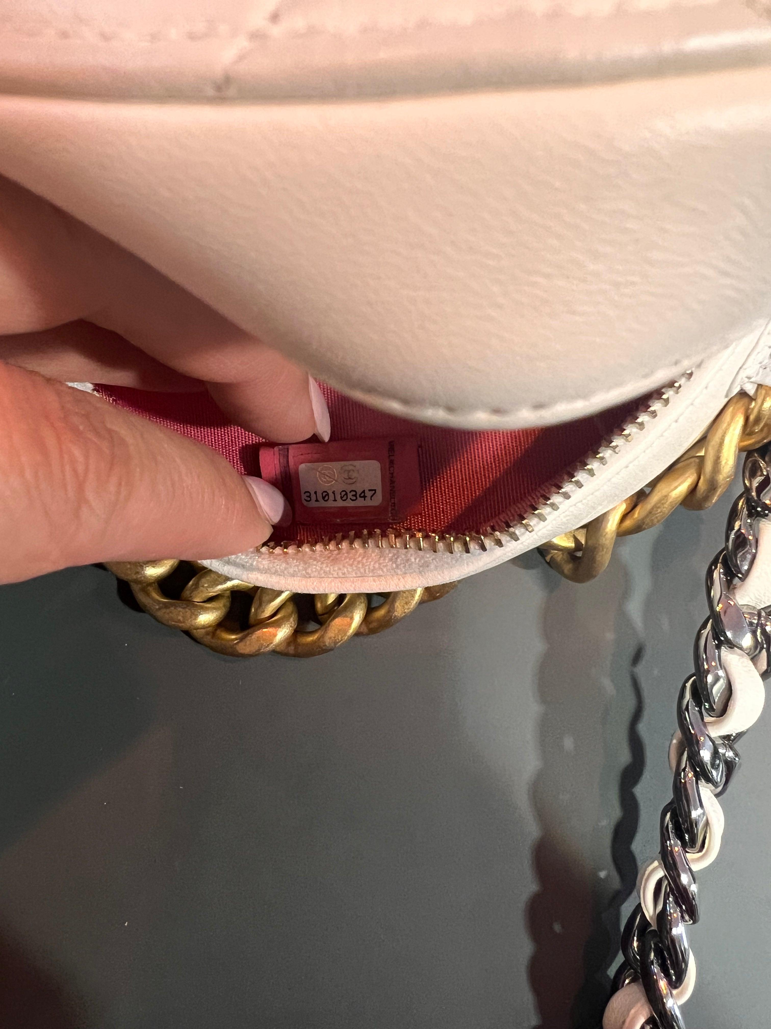 Chanel 19 Round White Cannage Leather bag For Sale 6