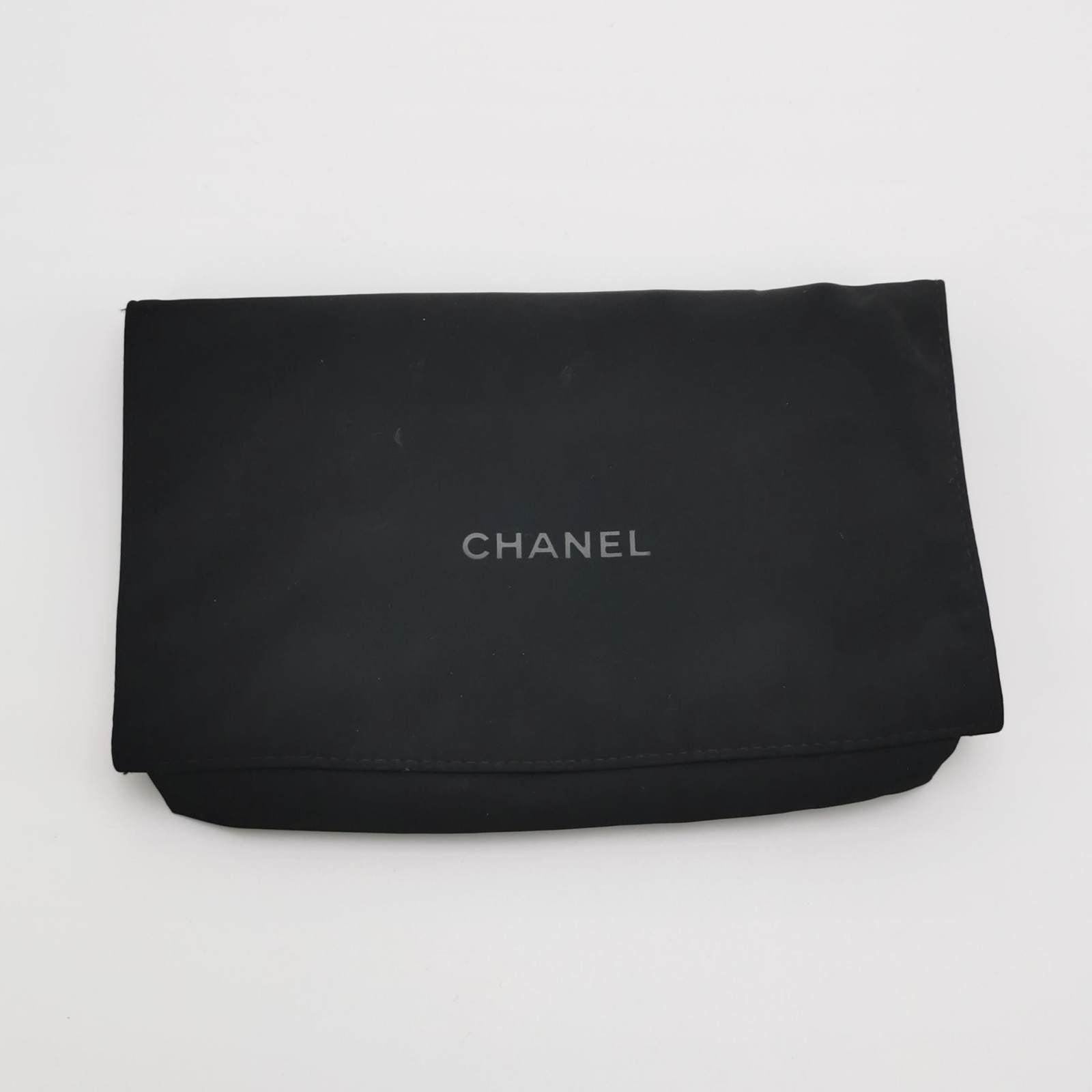 Chanel 19 Round White Cannage Leather bag For Sale 10