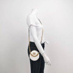 Sac rond en cuir cannage blanc Chanel 19