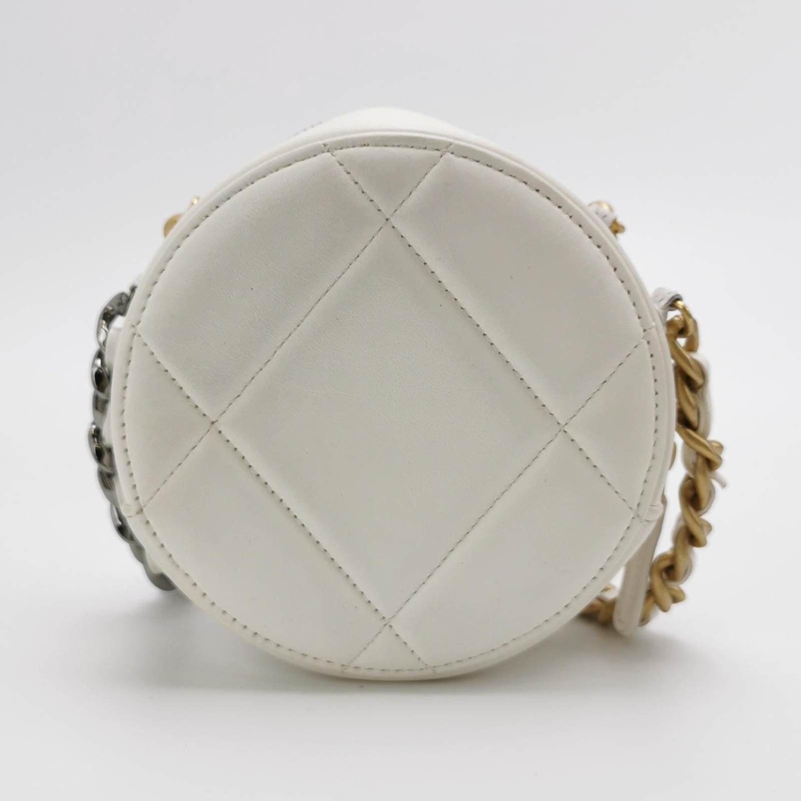 Chanel 19 Round White Cannage Leather bag For Sale 2