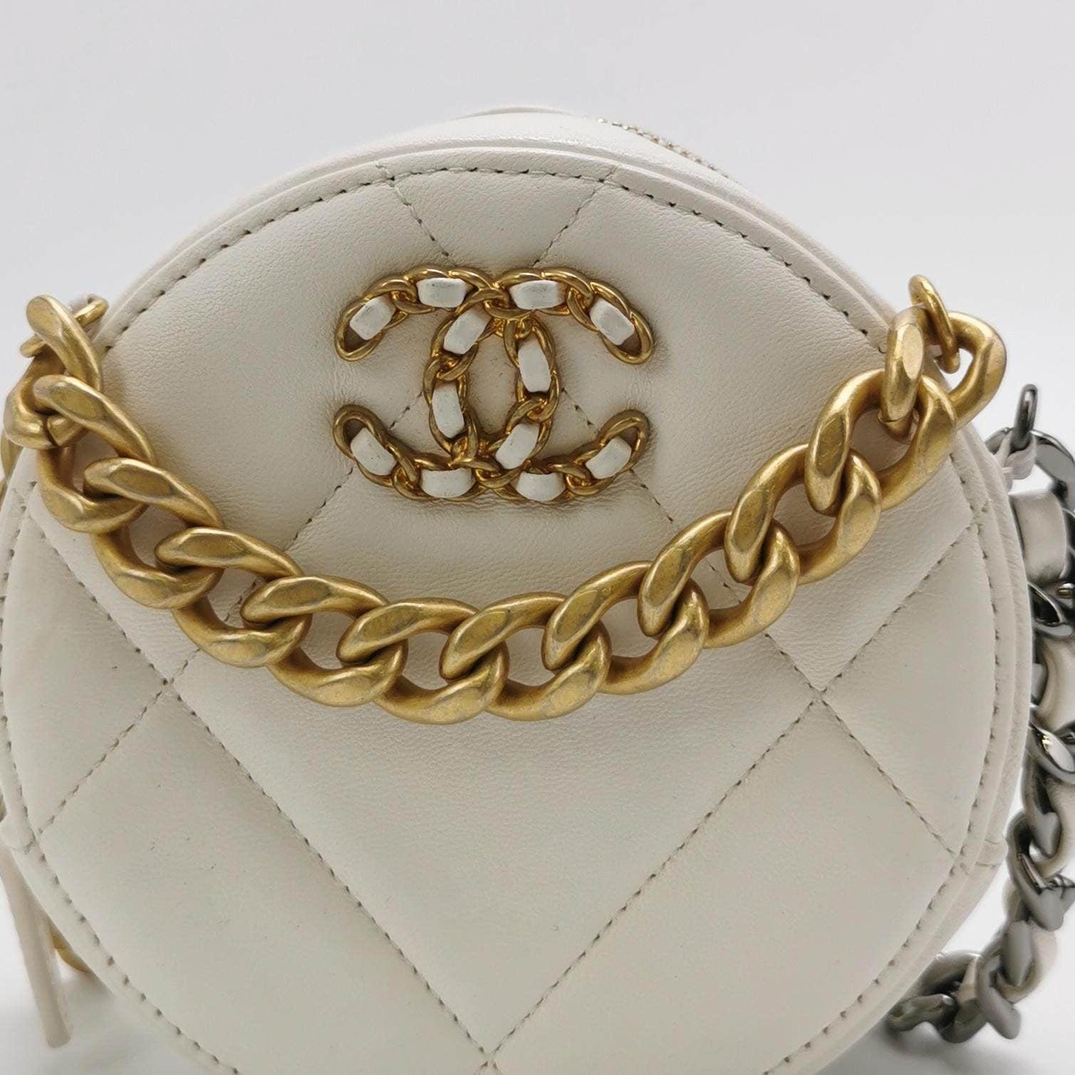 Chanel 19 Round White Cannage Leather bag For Sale 4