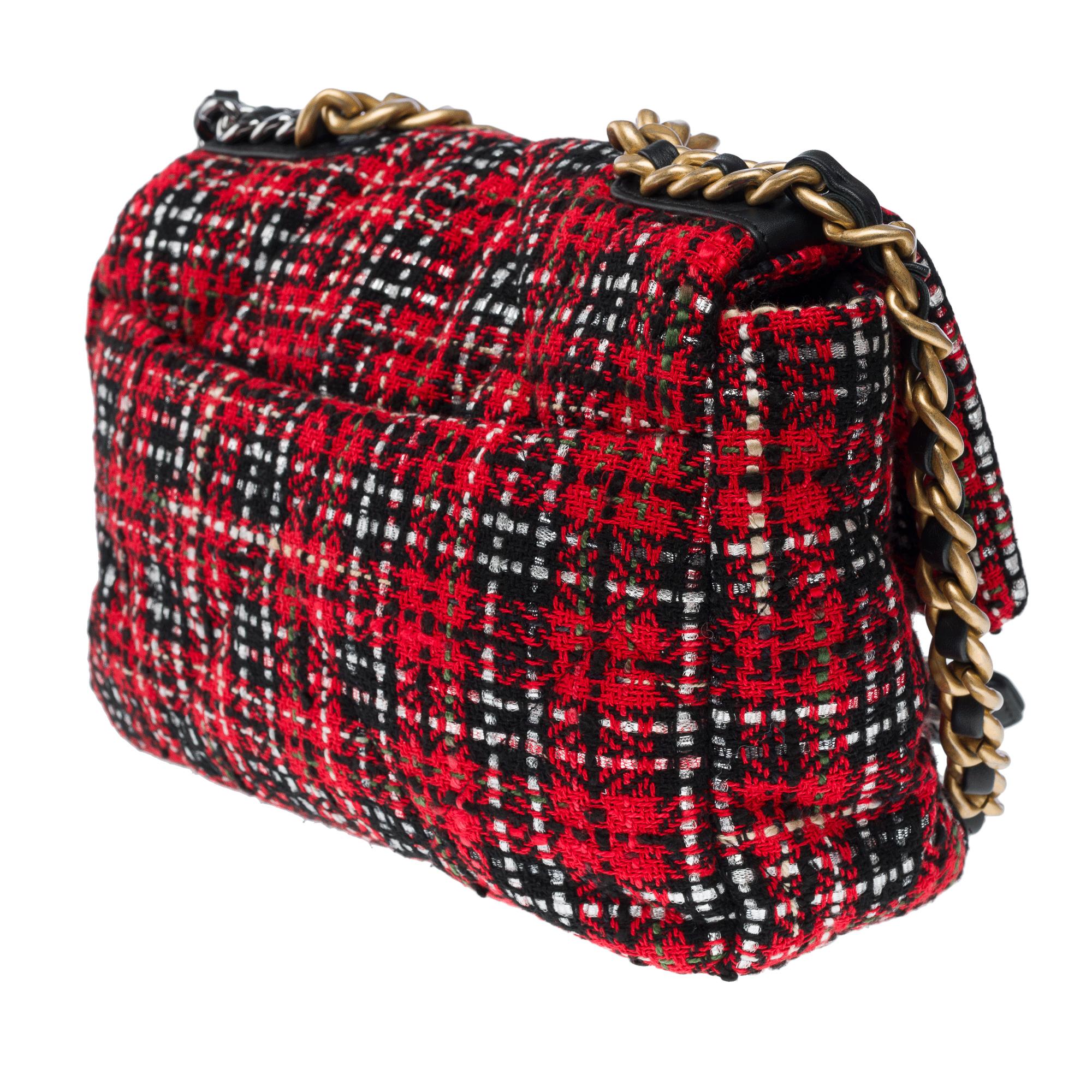 Bolso Chanel 19 en Tweed acolchado multicolor , Oro mate y PHW en venta 1