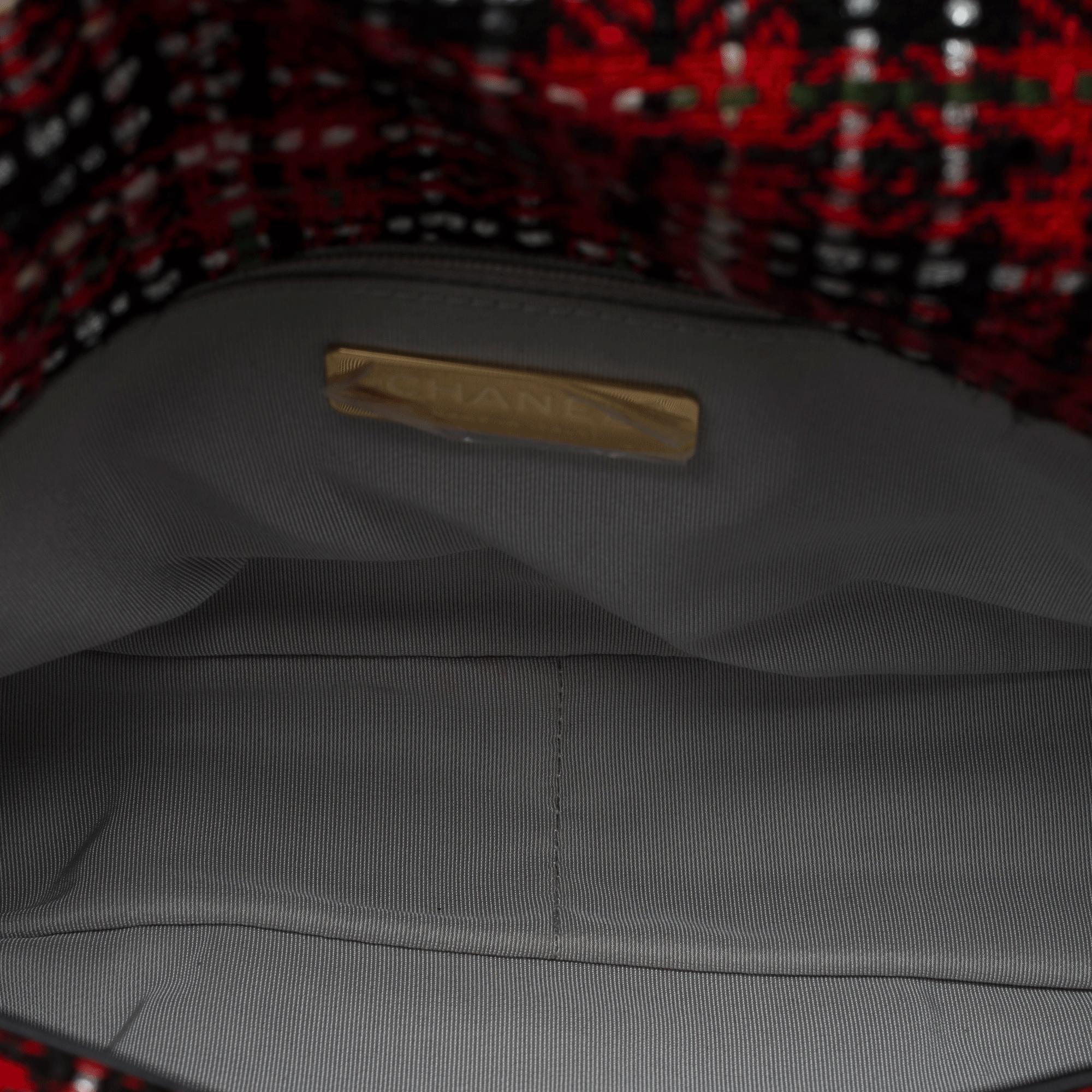 Bolso Chanel 19 en Tweed acolchado multicolor , Oro mate y PHW en venta 4