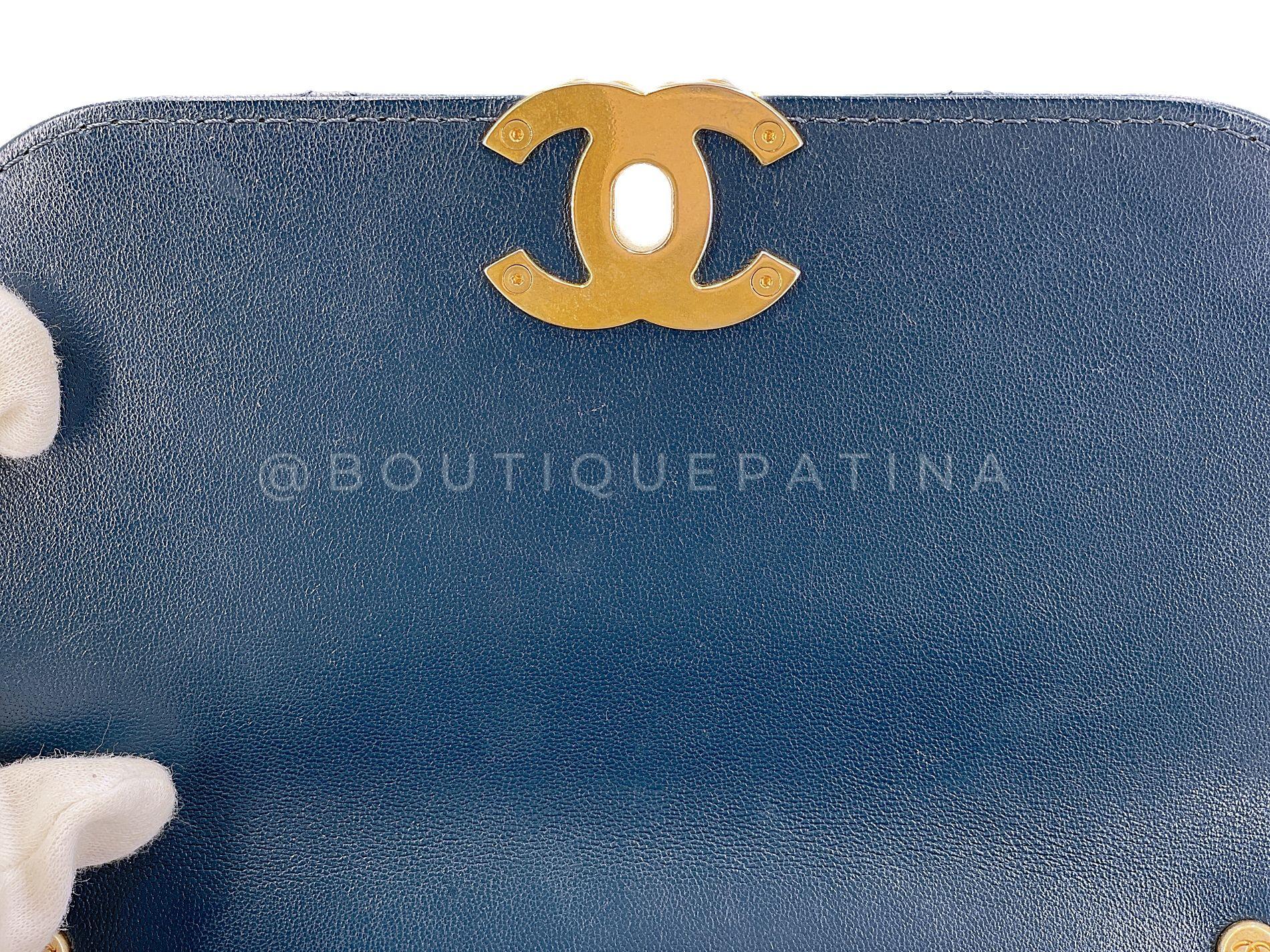 Chanel 19 Infinity sac à rabat à poignée supérieure bleu ardoise 68173 en vente 6