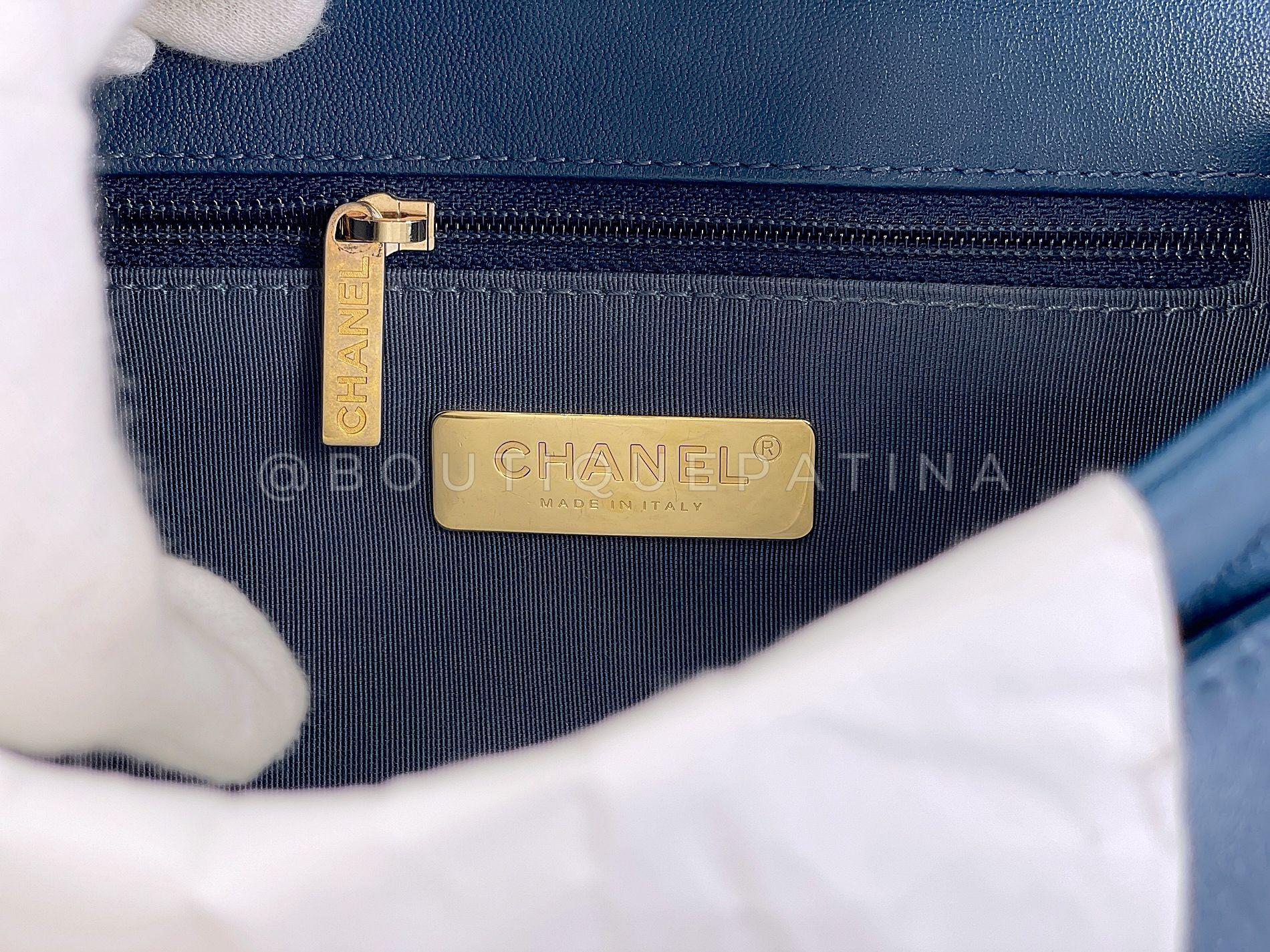 Chanel 19 Infinity sac à rabat à poignée supérieure bleu ardoise 68173 en vente 8