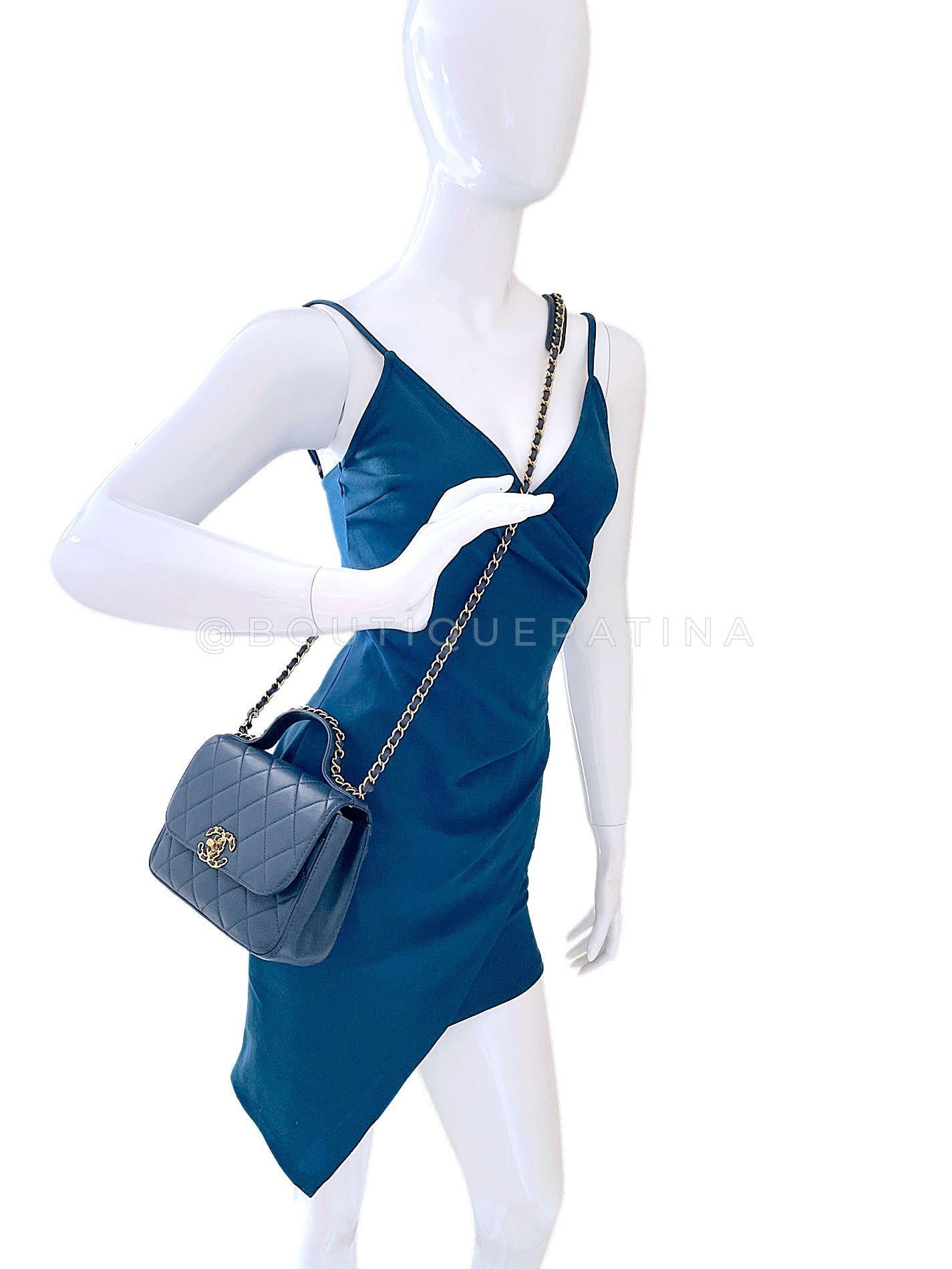 Chanel 19 Infinity sac à rabat à poignée supérieure bleu ardoise 68173 en vente 10