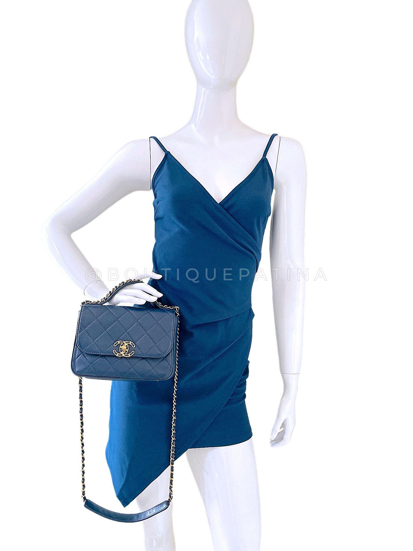 Chanel 19 Infinity sac à rabat à poignée supérieure bleu ardoise 68173 en vente 11