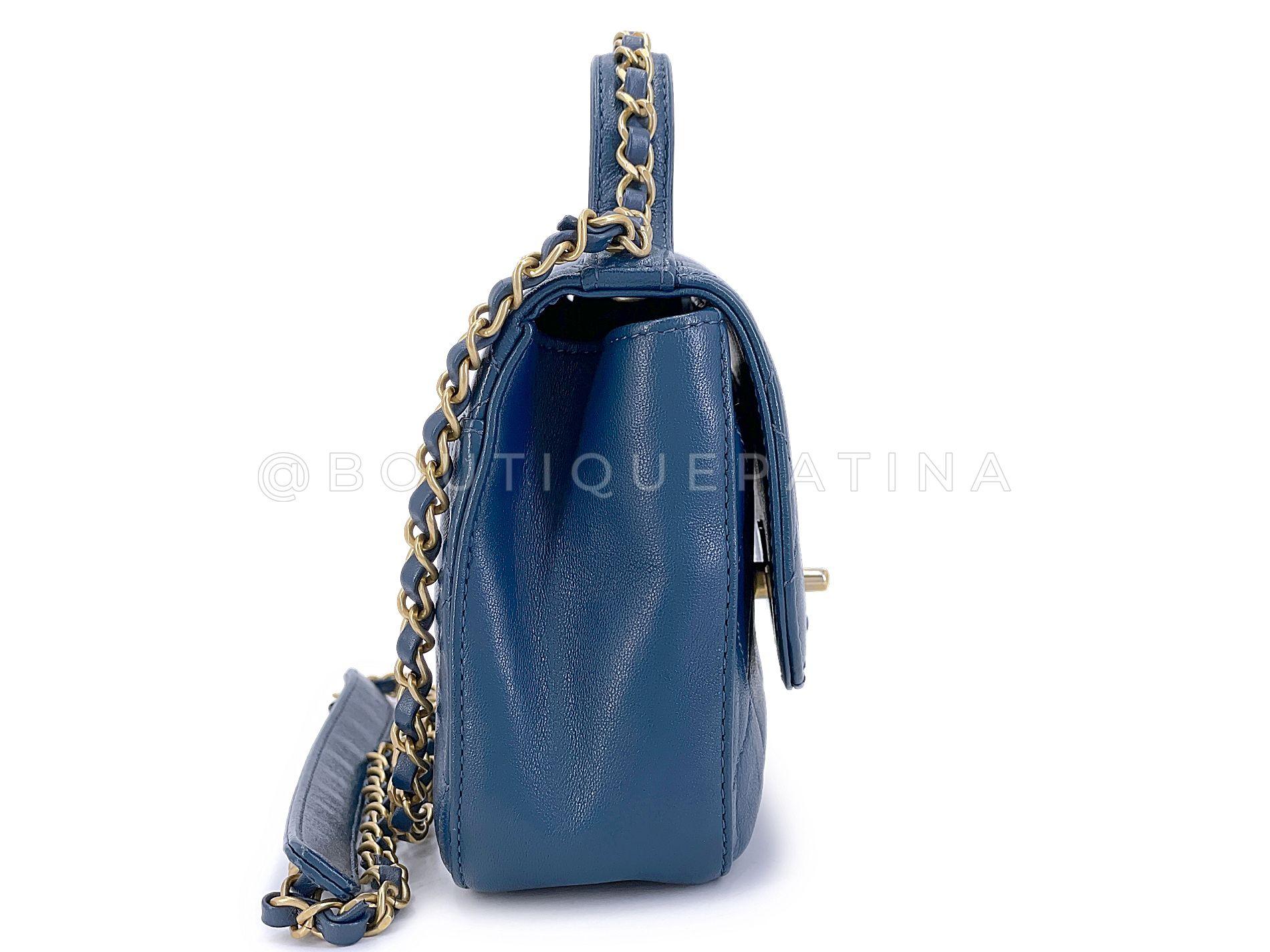 Chanel 19 Infinity sac à rabat à poignée supérieure bleu ardoise 68173 Pour femmes en vente