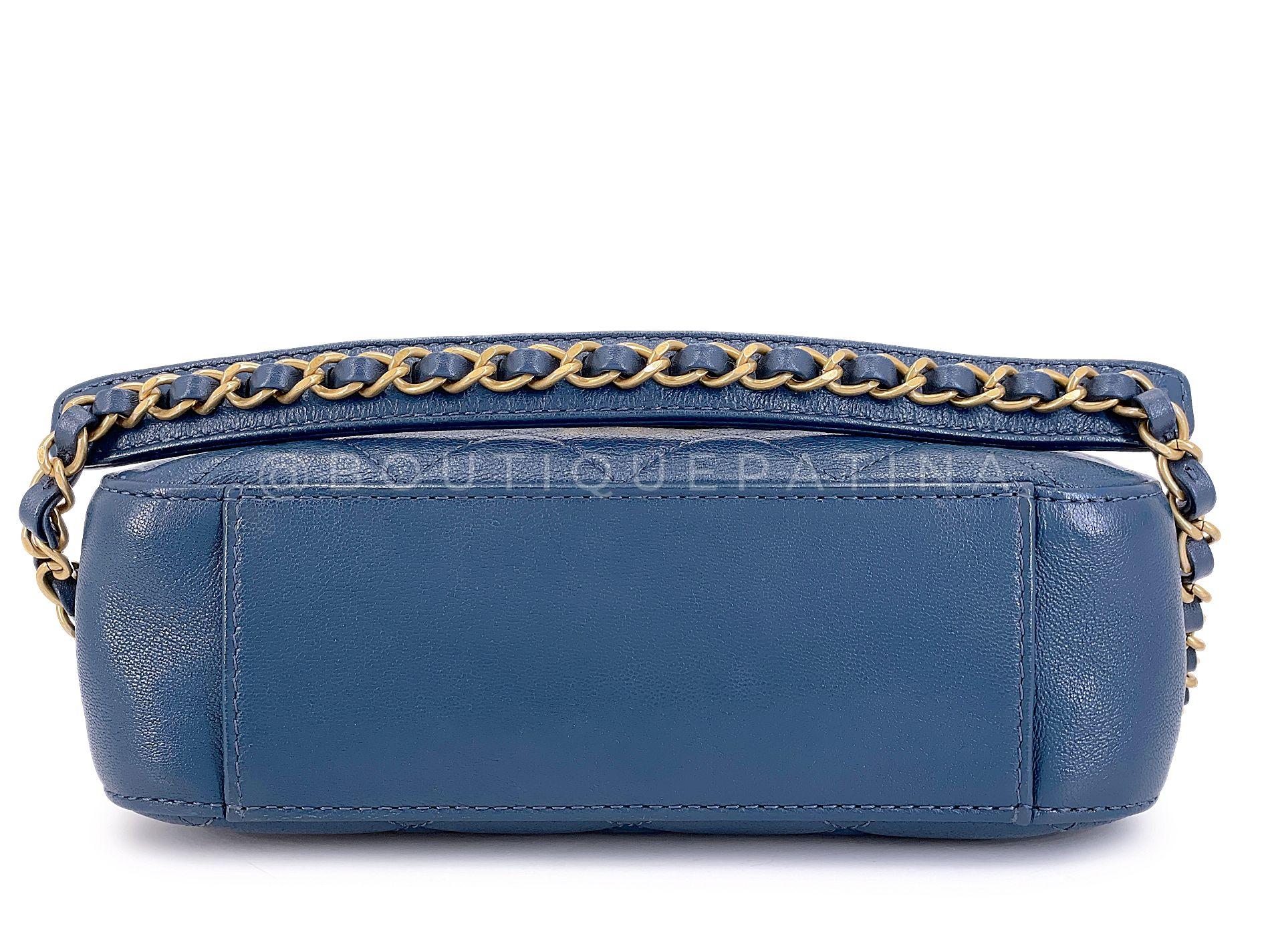 Chanel 19 Infinity sac à rabat à poignée supérieure bleu ardoise 68173 en vente 2