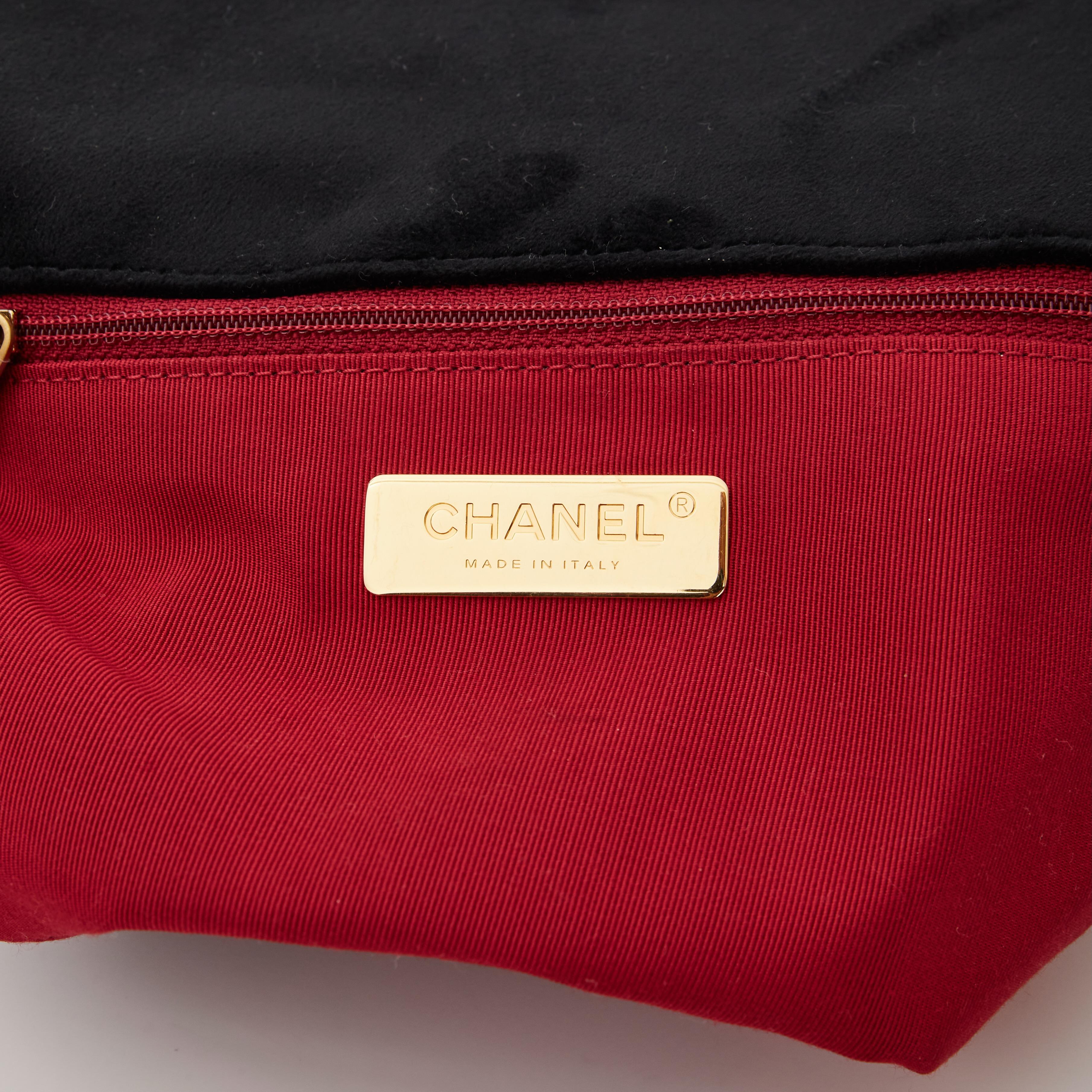 Chanel 19 Borsa piccola in velluto nero con patta (2020) 2