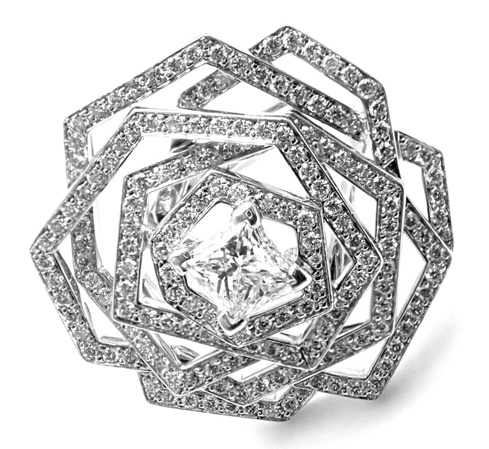 Chanel 1932 Flower Diamond White Gold Large Ring In New Condition In Southampton, PA