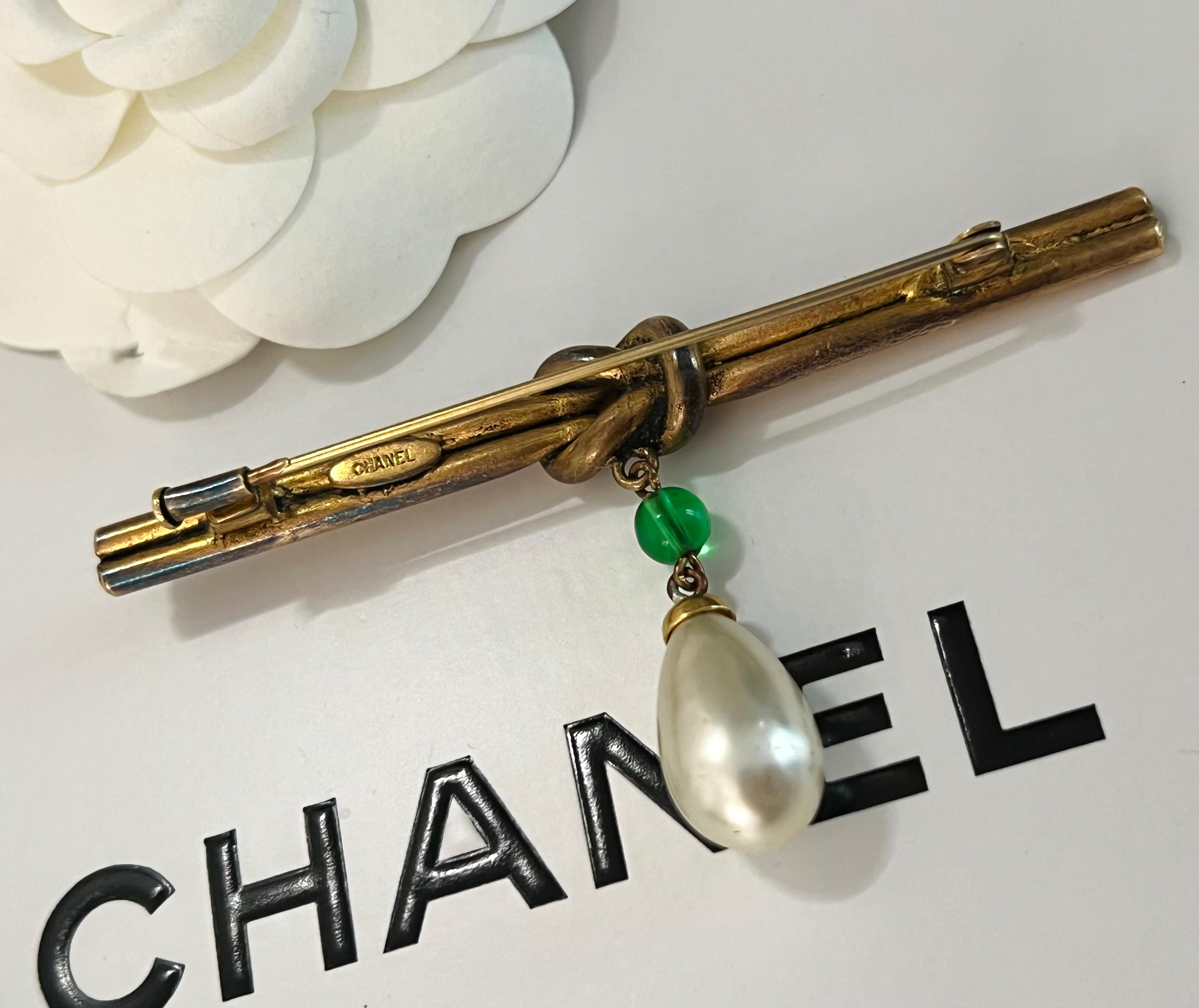 Women's Chanel 1950’s Goossens brooch  For Sale