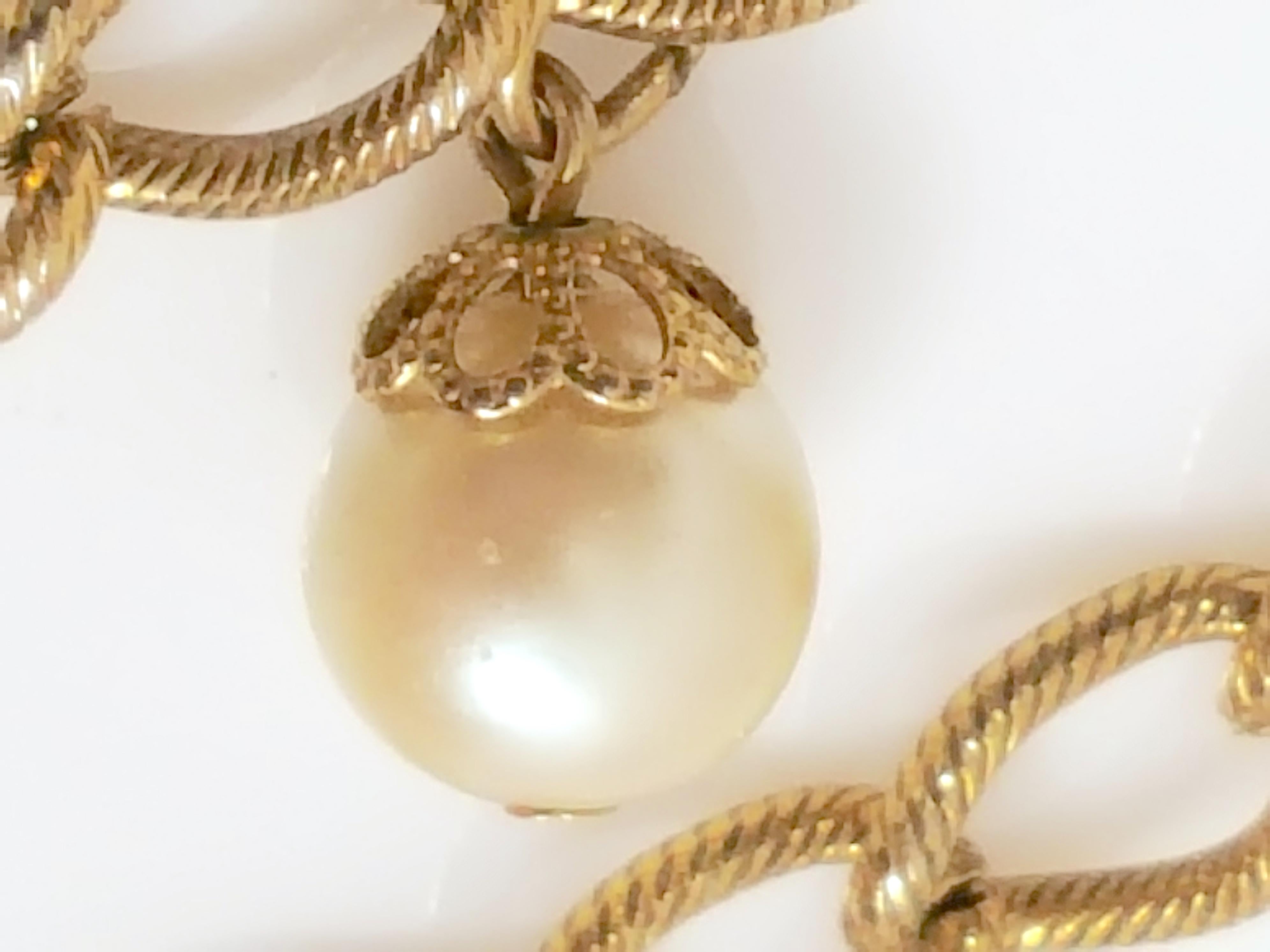 1950sRobertGoosensStyle CastOakLeafTalisman BaroqueFauxPearls GoldChain Sautoir For Sale 1