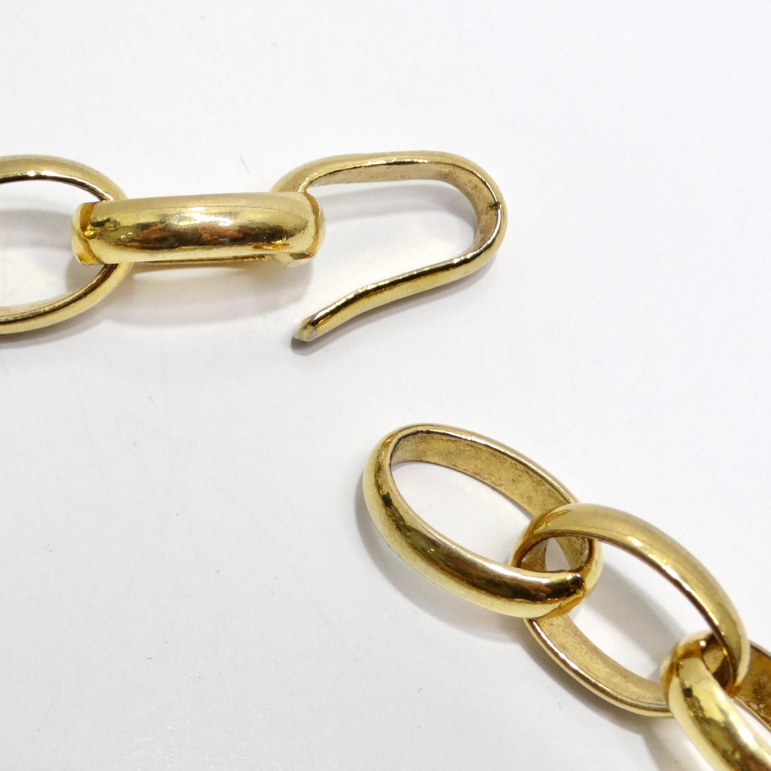 Chanel 1970er Jahre Goldfarbene Oversize-Halskette mit Anhänger im Angebot 2