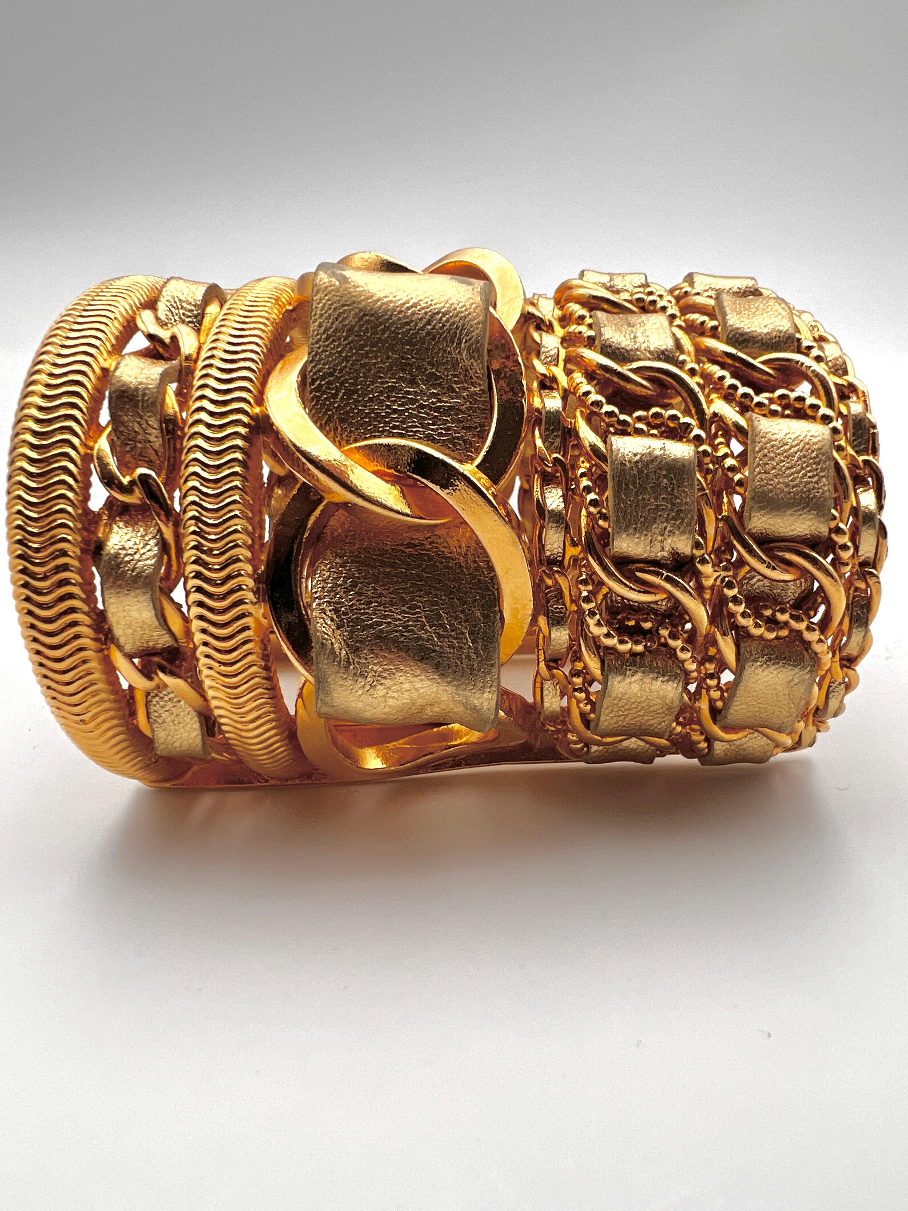 Chanel 1980 Massive Cuff Paris For Sale 8