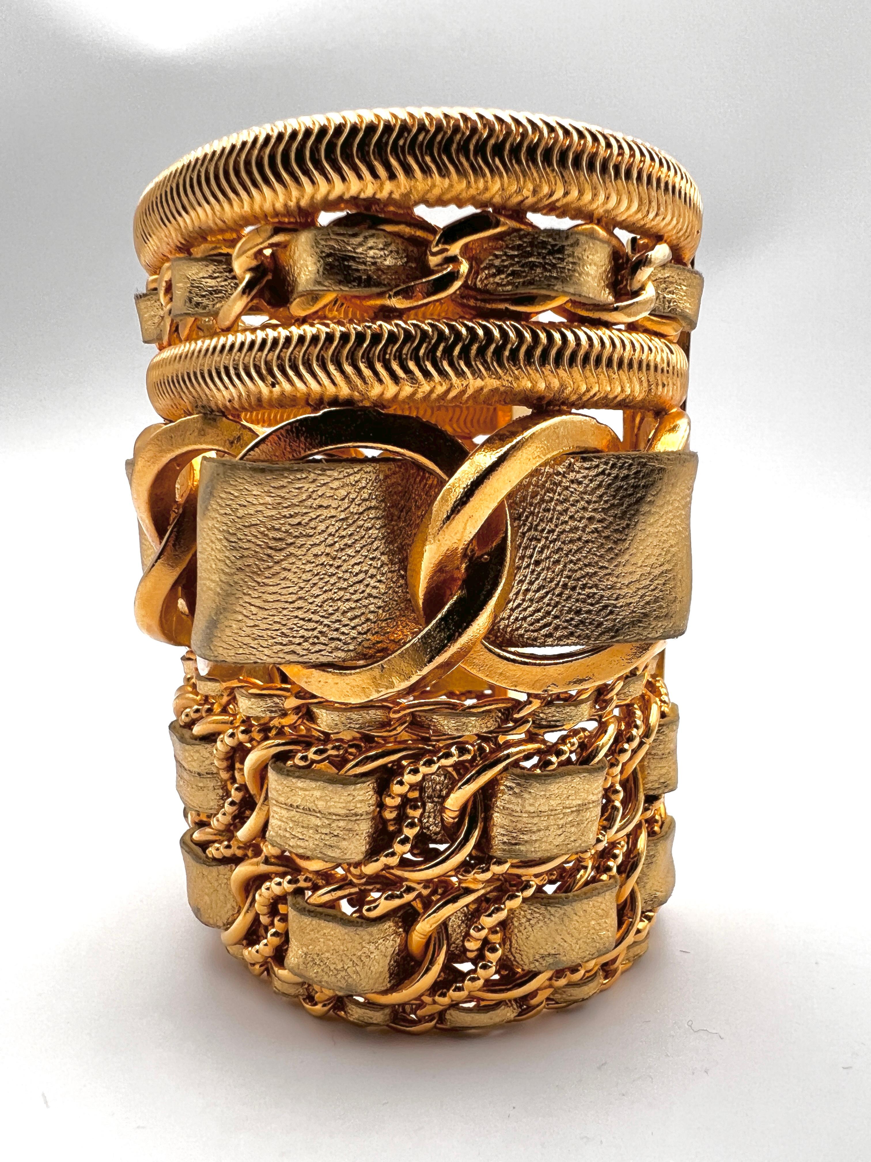 Chanel 1980 Massive Cuff Paris For Sale 12