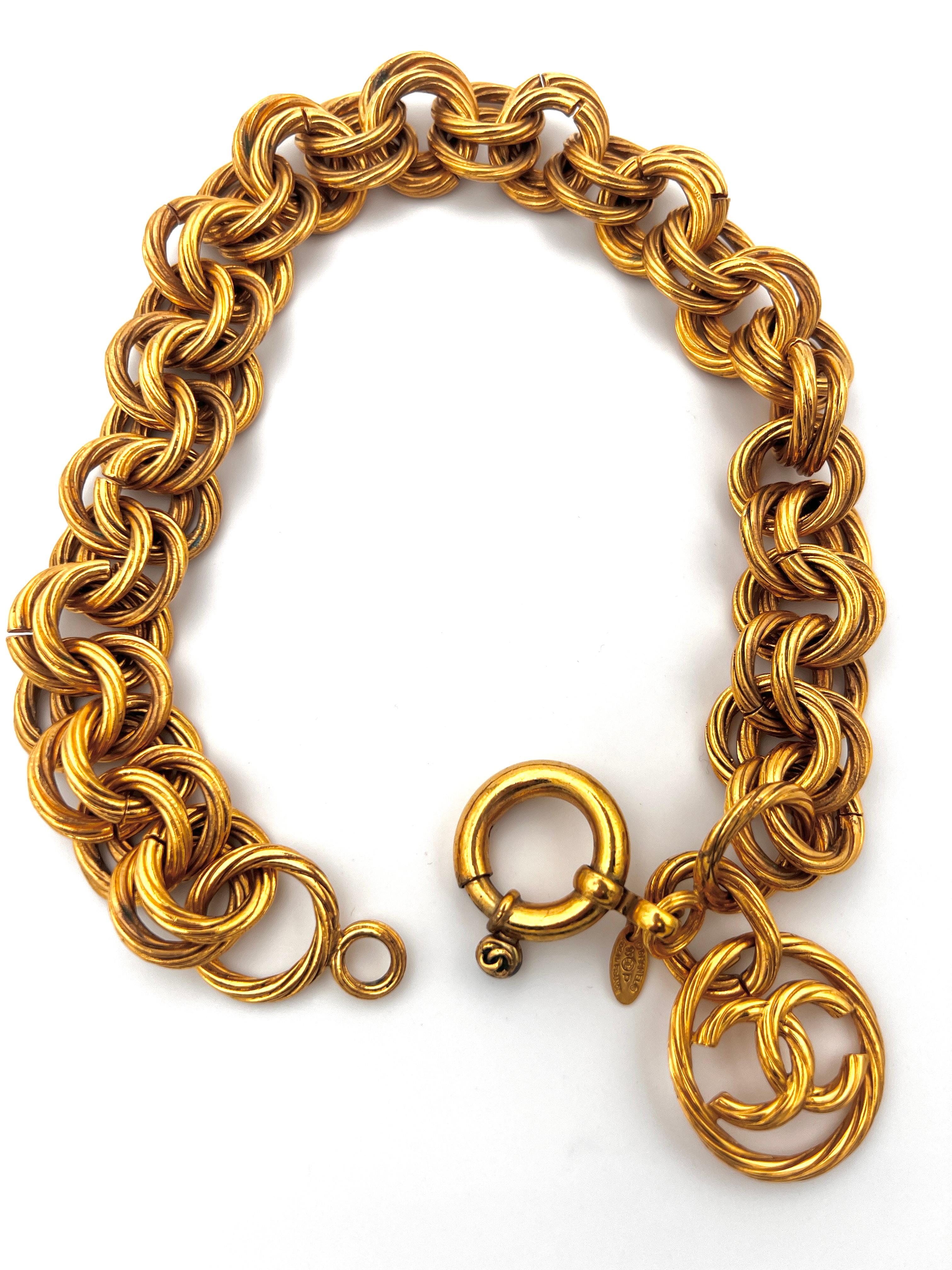 Stunning huge Chanel chain necklace with a Chanel CC pendant signed cc on the lock.
Stamp Chanel Made in France.