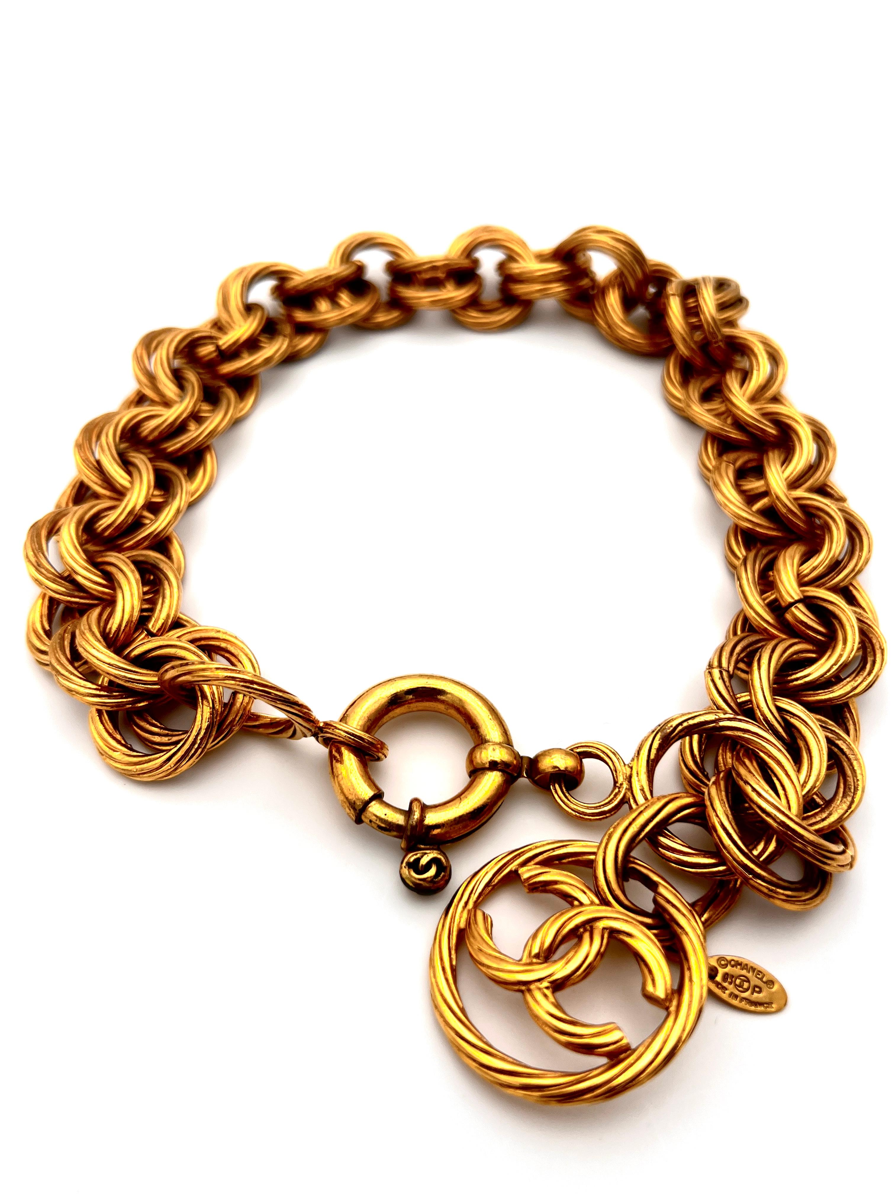 Chanel 1980 necklace chain and CC pendant For Sale 2