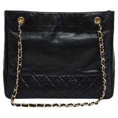 Sac shopping Chanel 1980  Timeless Classique Sac à main en cuir marine PM