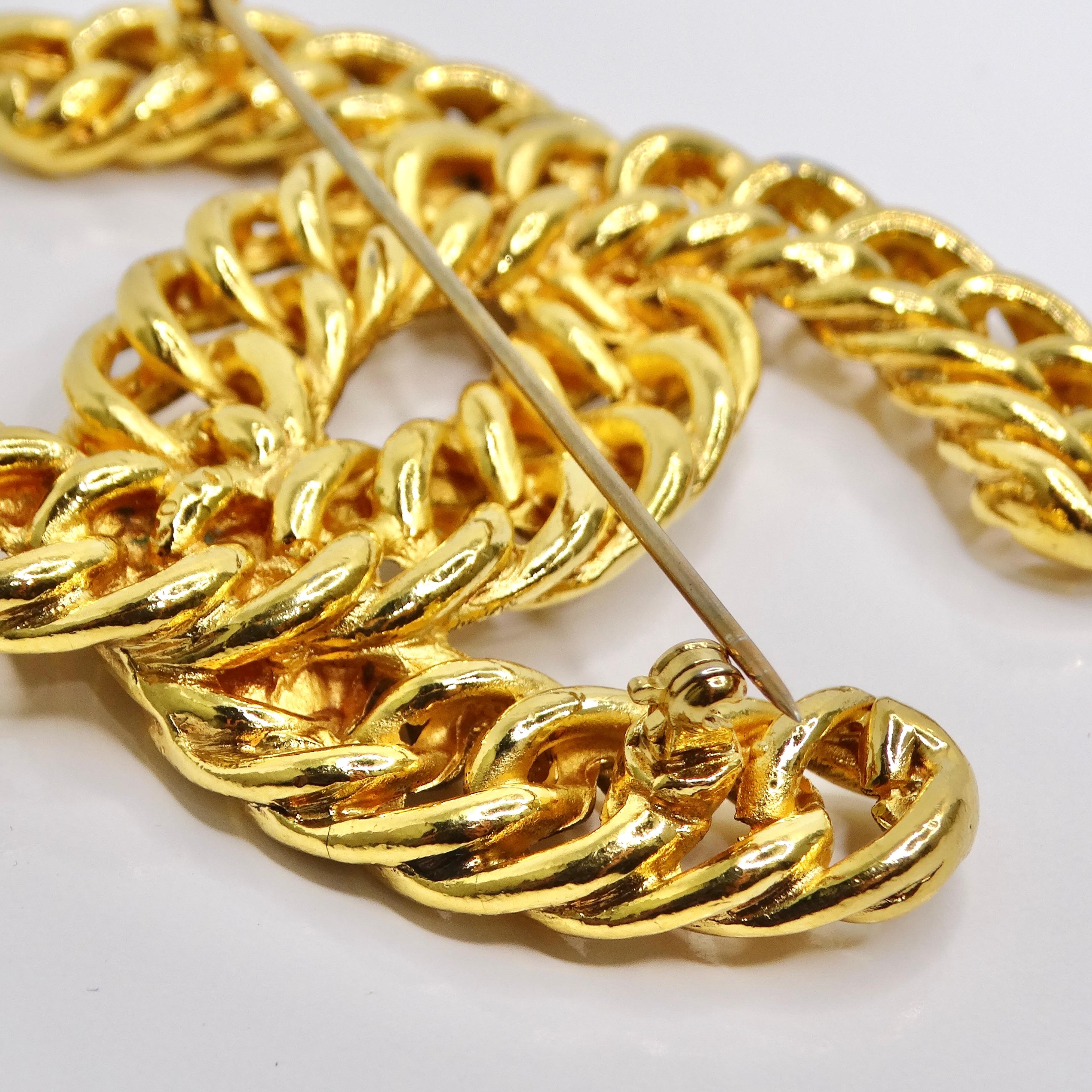 Women's or Men's Chanel 1980s 24K Gold Plated CC Chain Brooch For Sale