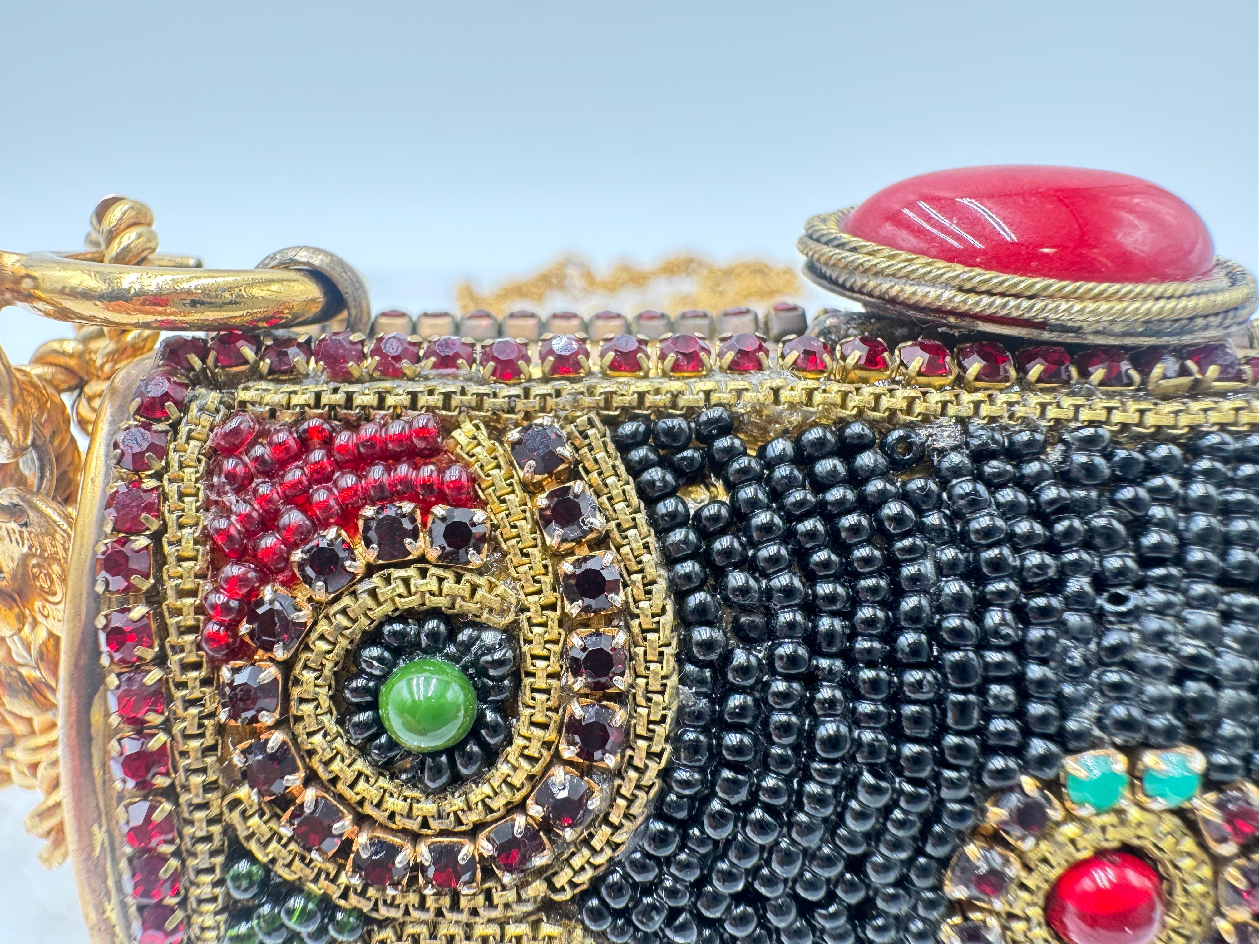 Chanel 1980, Minaudiere con perline e Jewell Ultra Rara in vendita 7