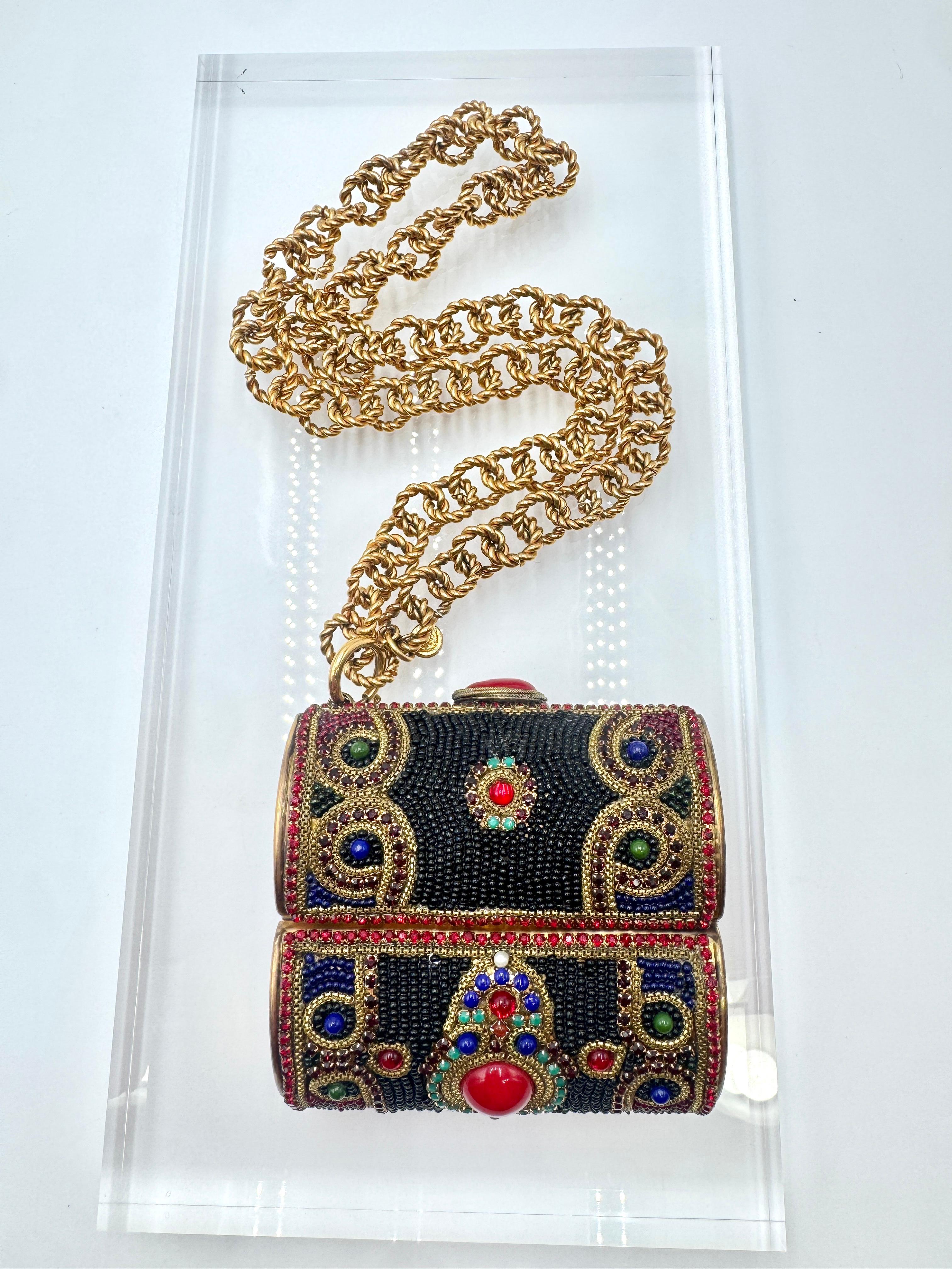 Chanel 1980, Minaudiere con perline e Jewell Ultra Rara in vendita 10