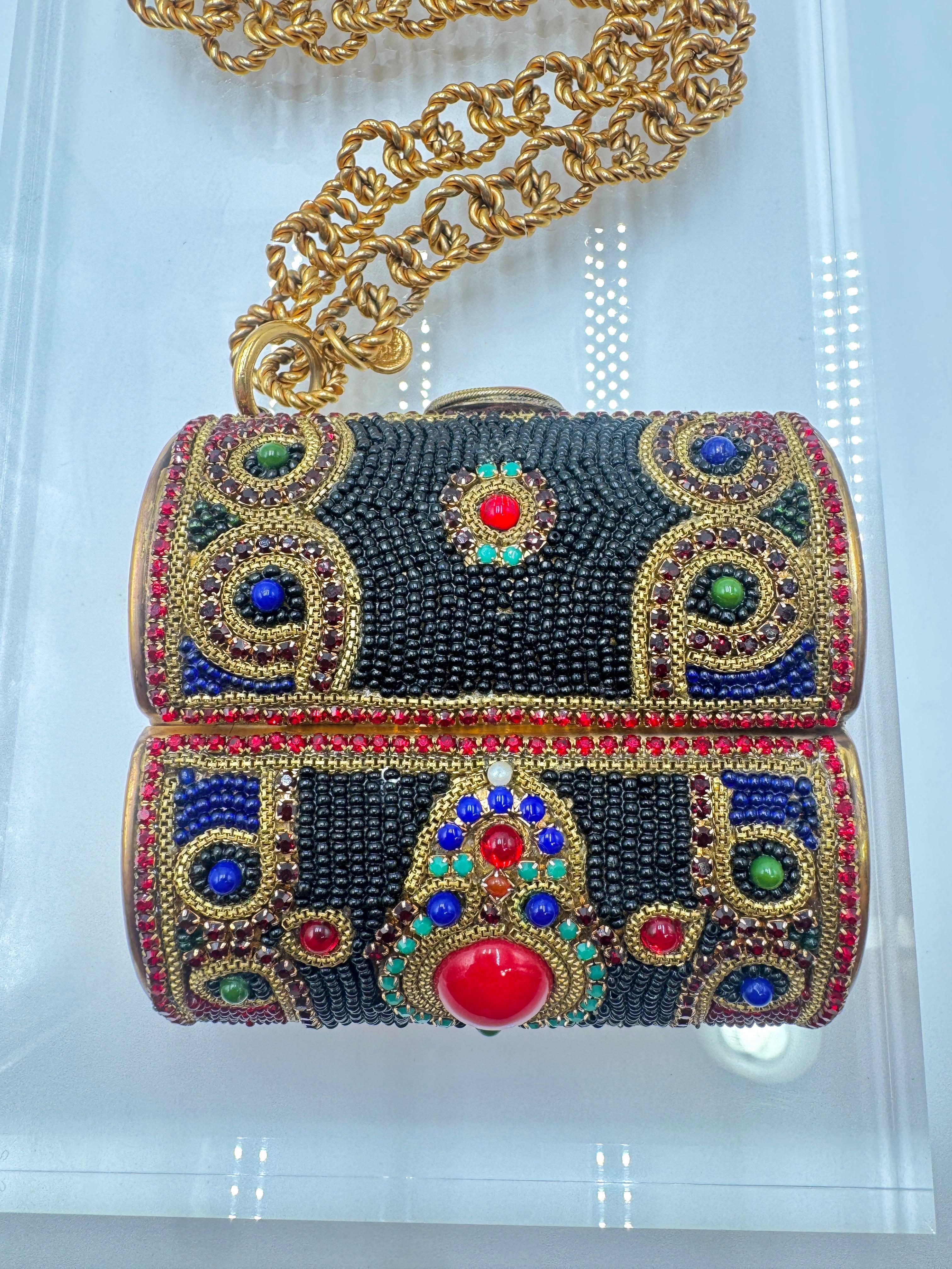 Chanel 1980, Minaudiere con perline e Jewell Ultra Rara in vendita 11