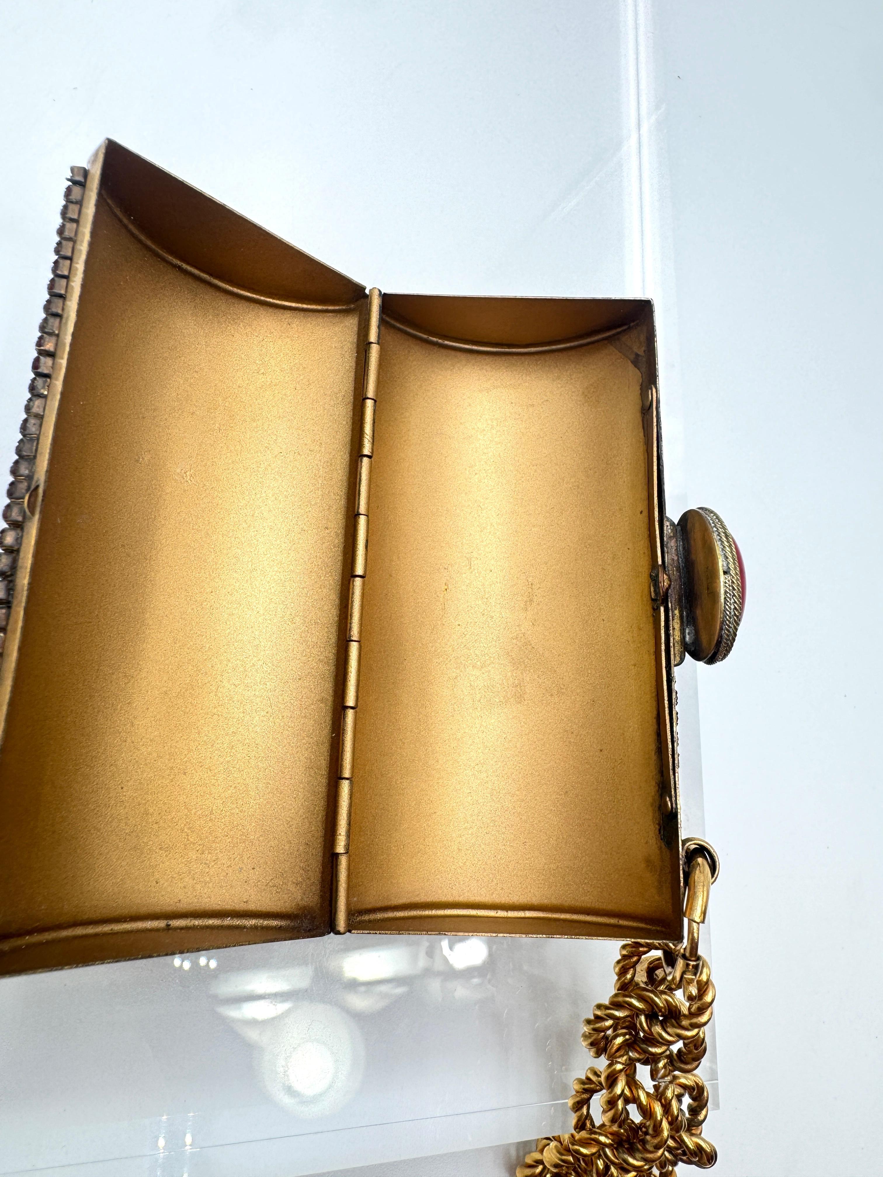 Chanel 1980, Minaudiere con perline e Jewell Ultra Rara in vendita 12