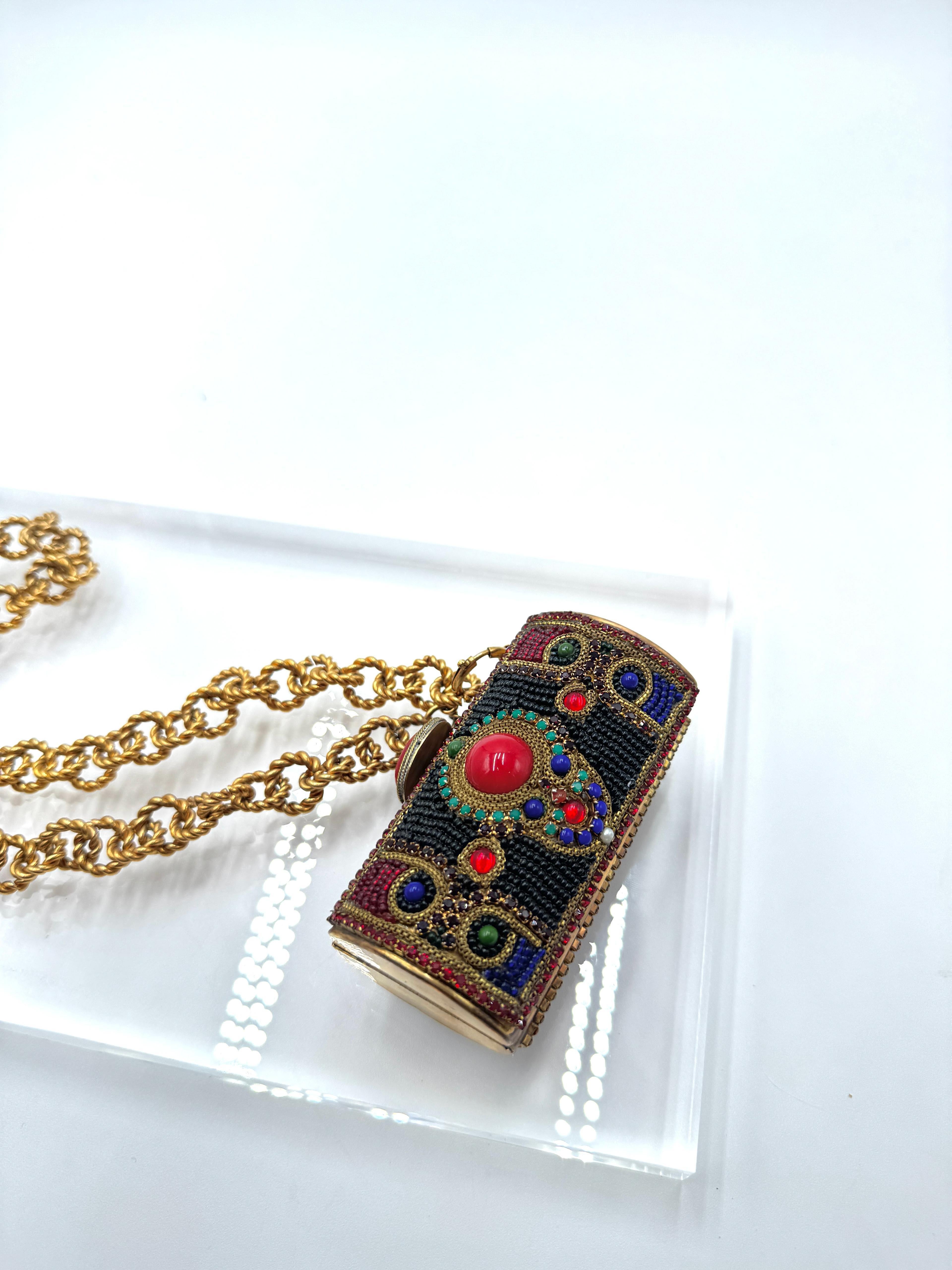 Chanel 1980, Minaudiere con perline e Jewell Ultra Rara In condizioni buone in vendita a San Francisco, CA
