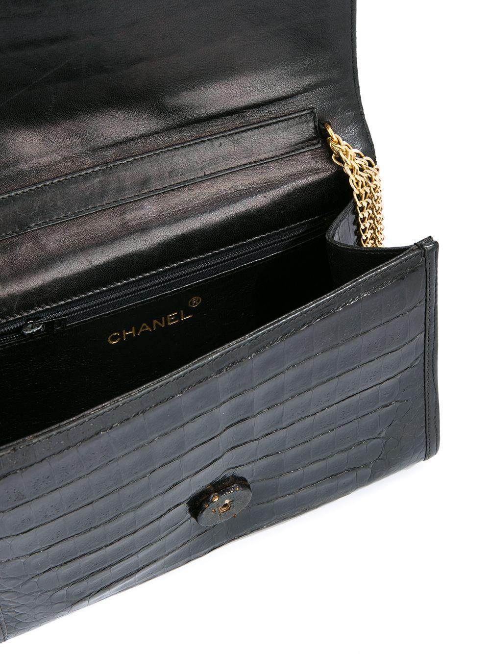 Chanel 1980's Black Classic Crocodile Envelope CC Flap Bag Convertible Clutch  en vente 7