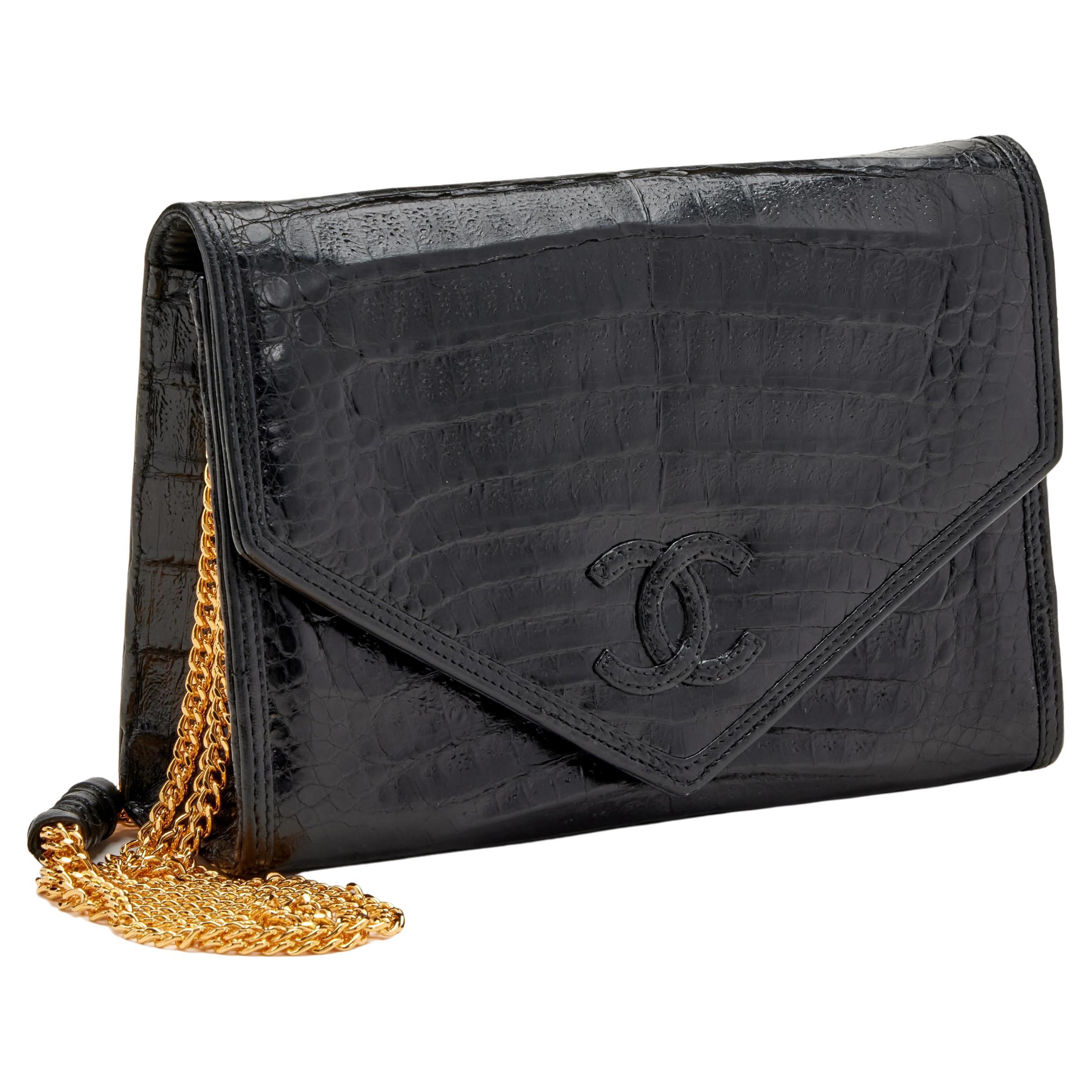 Chanel 1980's Black Classic Crocodile Envelope CC Flap Bag Convertible Clutch  In Good Condition For Sale In Miami, FL