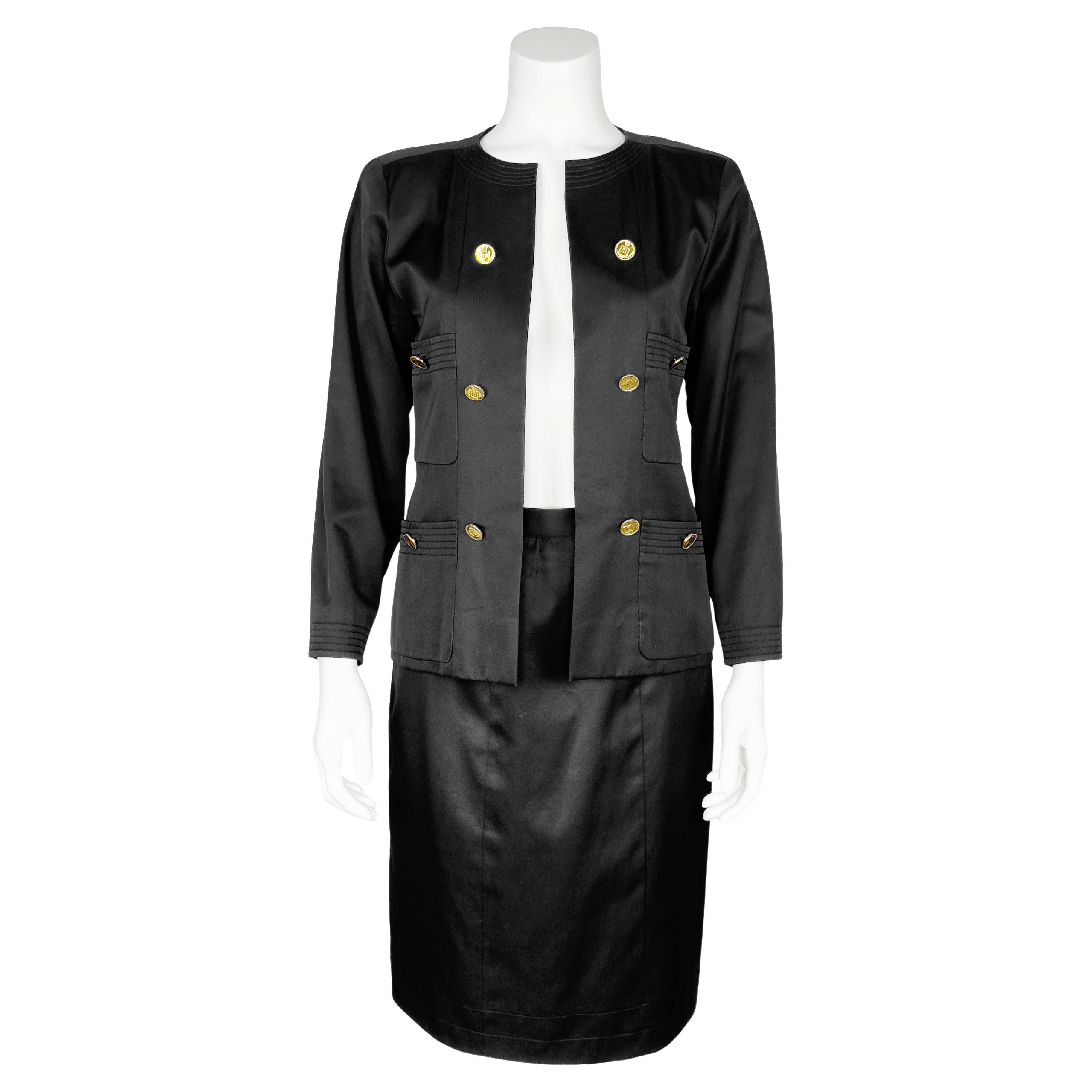 Chanel 1980's - Tailleur jupe en coton poli noir avec boutons de bouteille de parfum