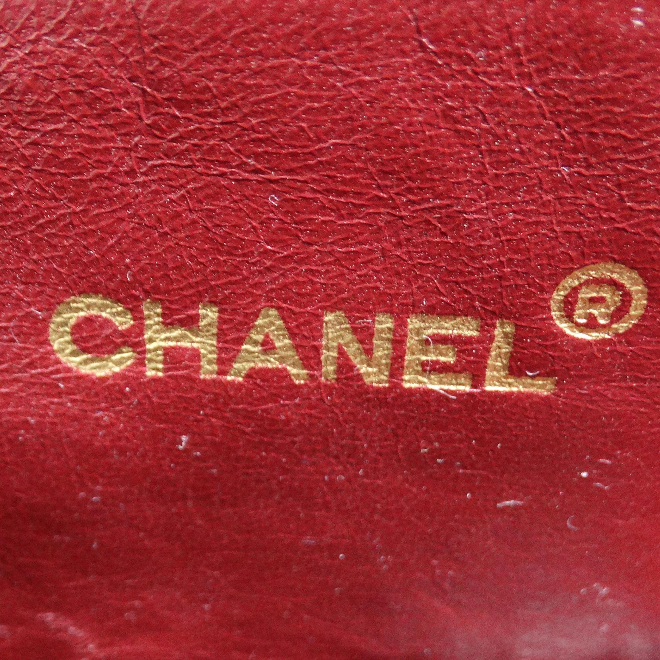 Chanel 1980s Black Quilted Lambskin Camera Bag For Sale 12