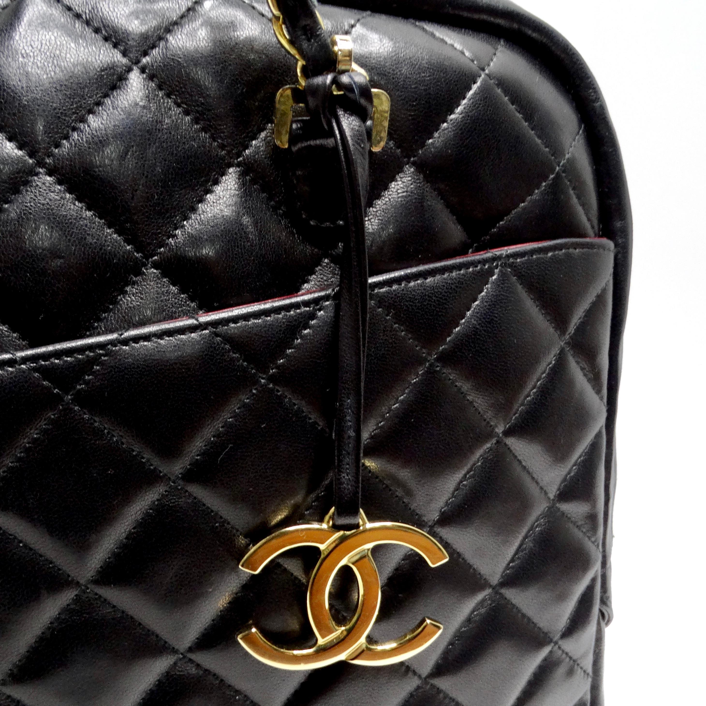Chanel 1980s Black Quilted Lambskin Camera Bag In Good Condition For Sale In Scottsdale, AZ