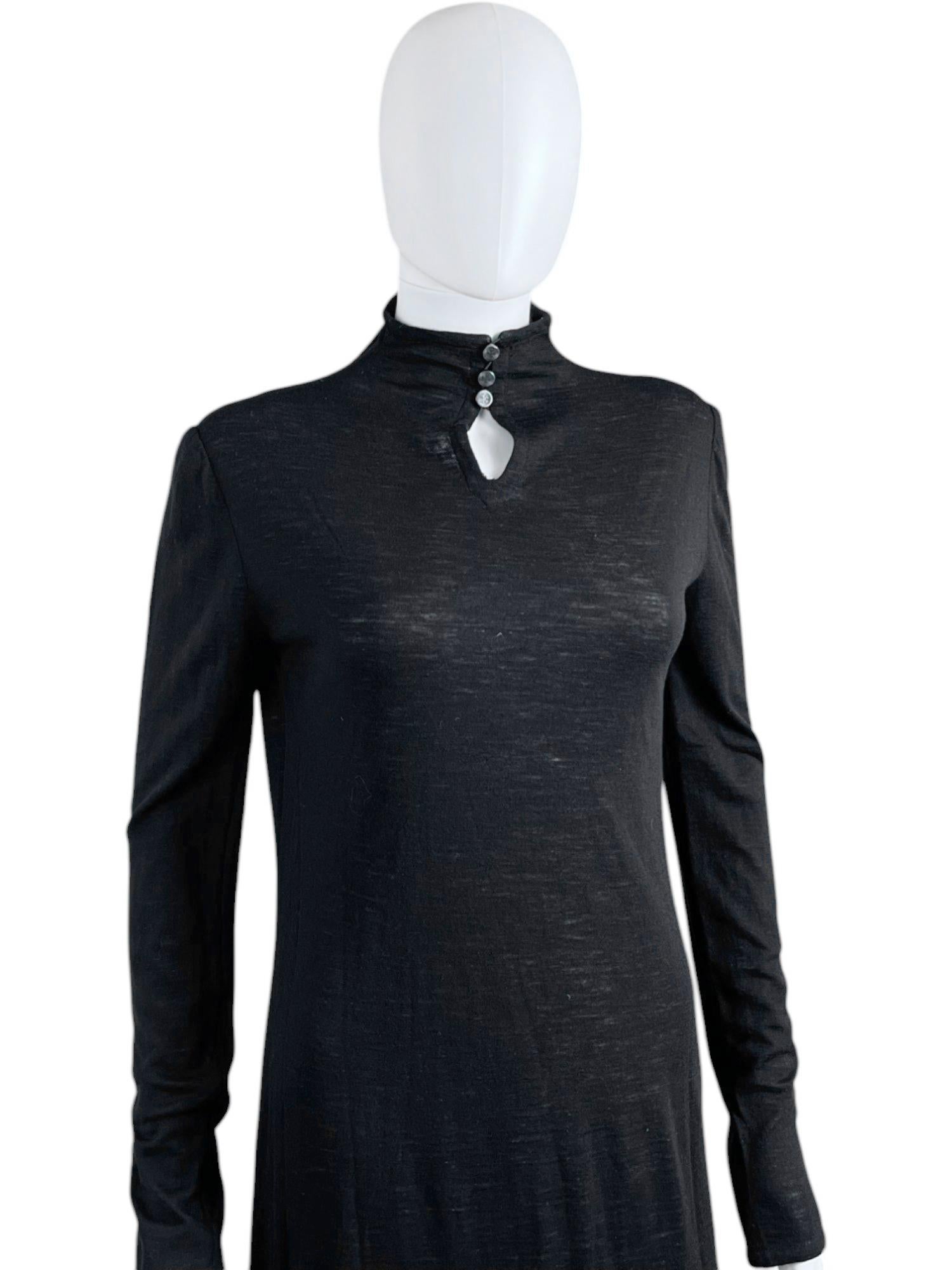 Chanel 1980's Schwarzes Kleid mit Rollkragen und langen Ärmeln im Zustand „Hervorragend“ im Angebot in Caserta, IT