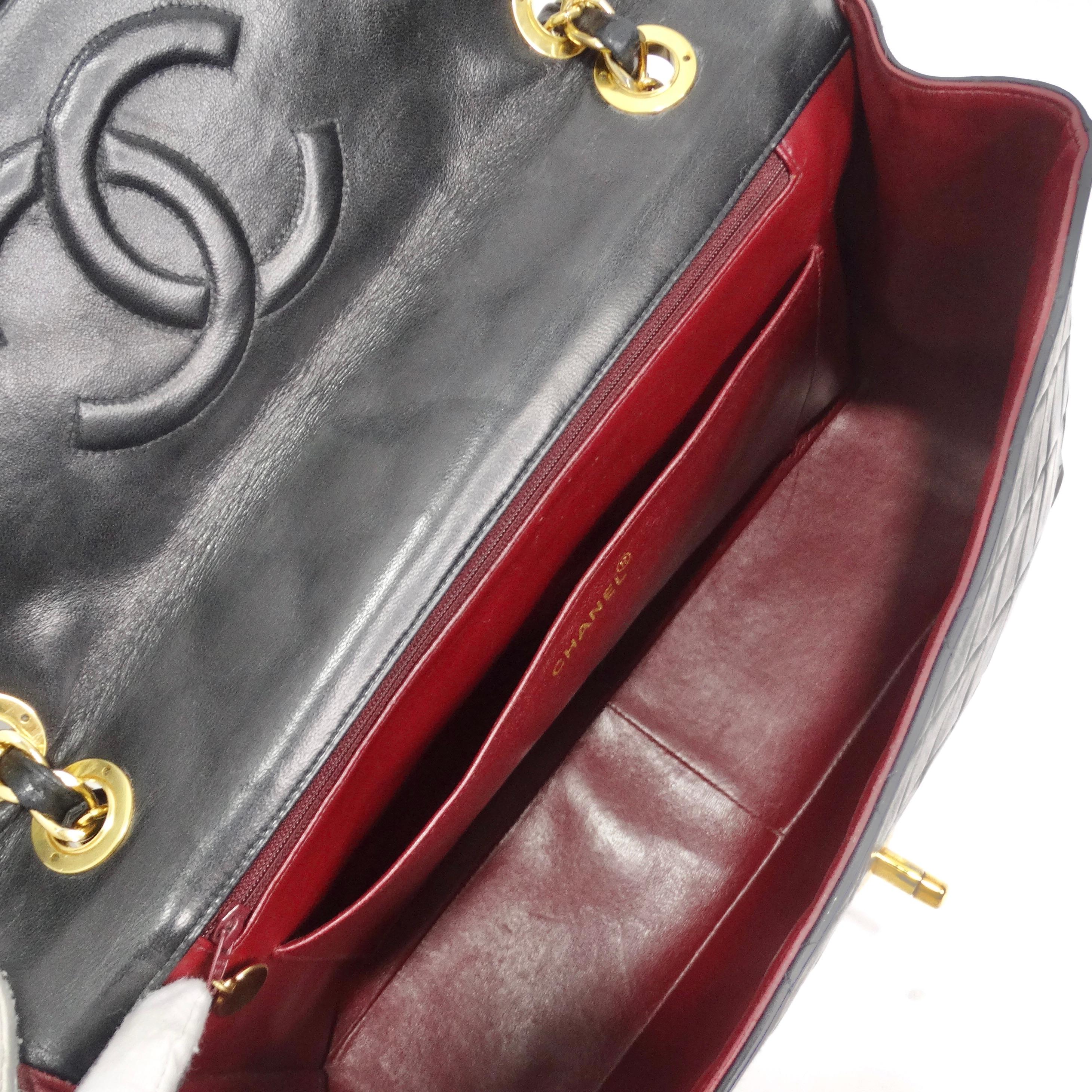 Chanel 1980 Classic Leather Maxi Single Flap Handbag en vente 16