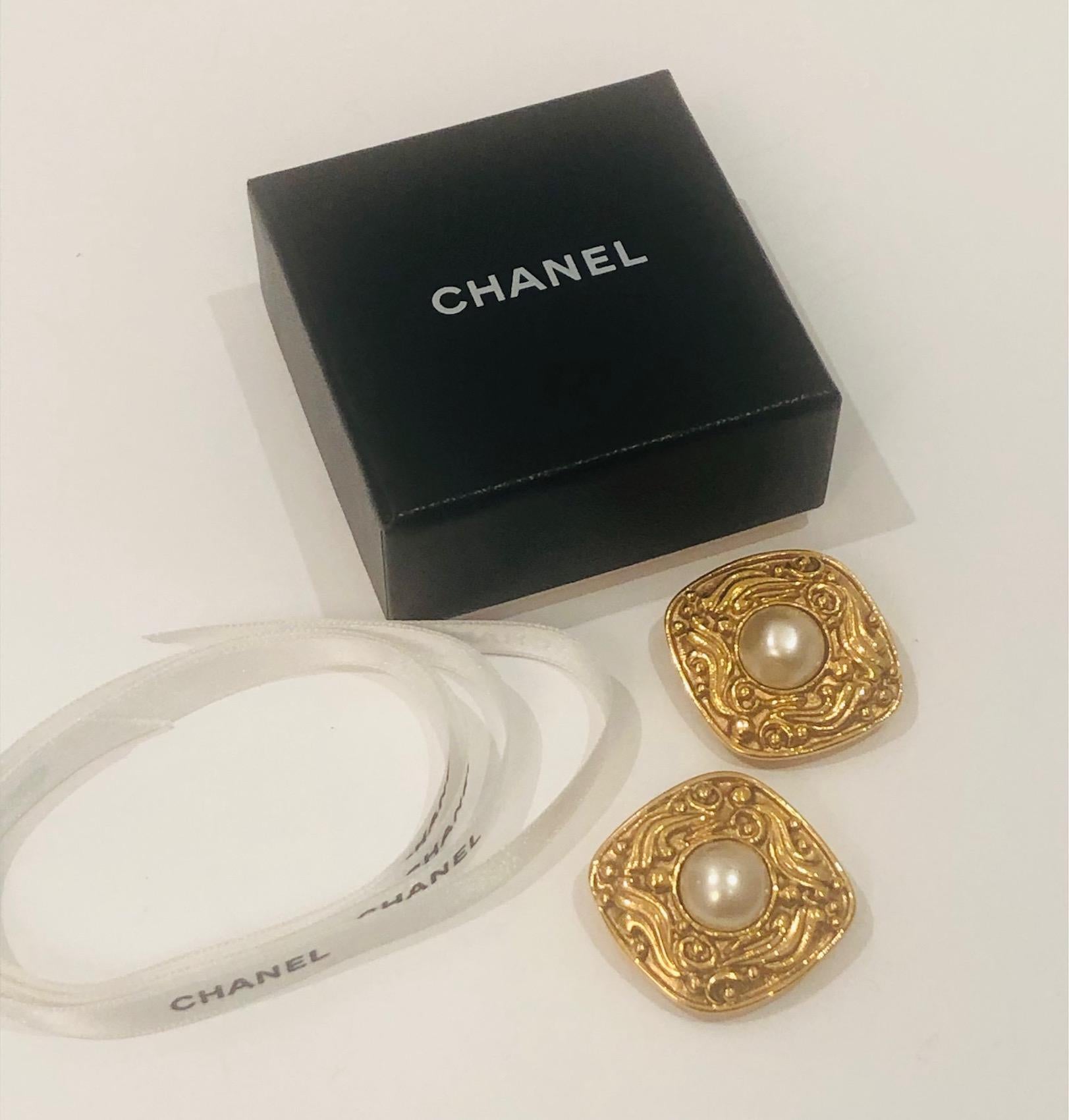 chanel earrings box