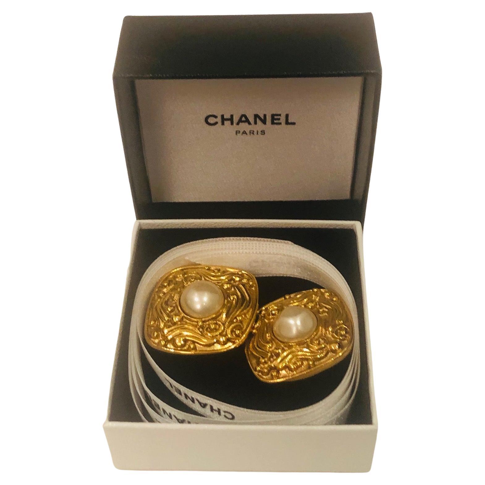 CHANEL 1980s Earrings Pearl & Gold Baroque Arabesque W/Box For Sale