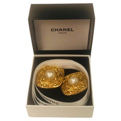 CHANEL 1980s Earrings Pearl & Gold Baroque Arabesque W/Box