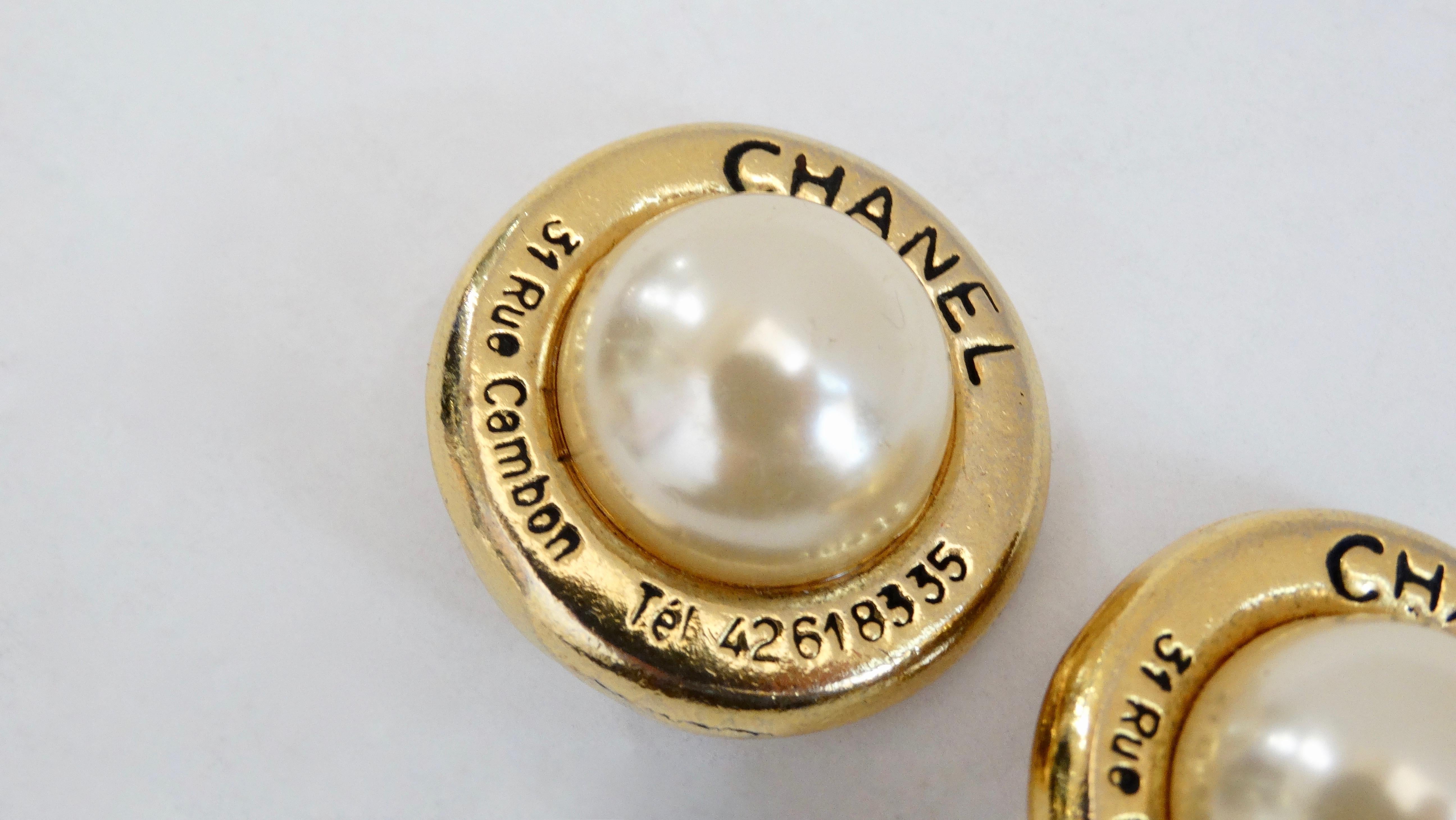 Chanel 1980s Faux Pearl Clip-On Earrings  In Good Condition In Scottsdale, AZ
