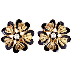 Chanel 1980s Flower Design Earrings